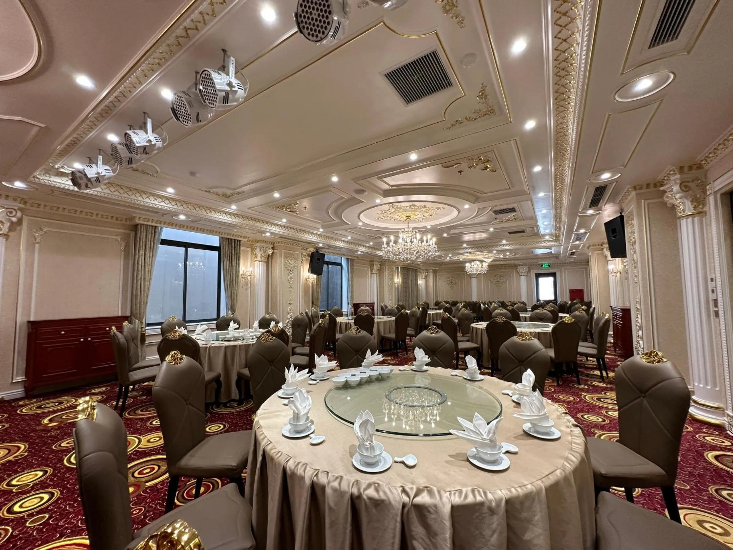 Restaurant/places to eat in Kinh Bắc Palace Hotel