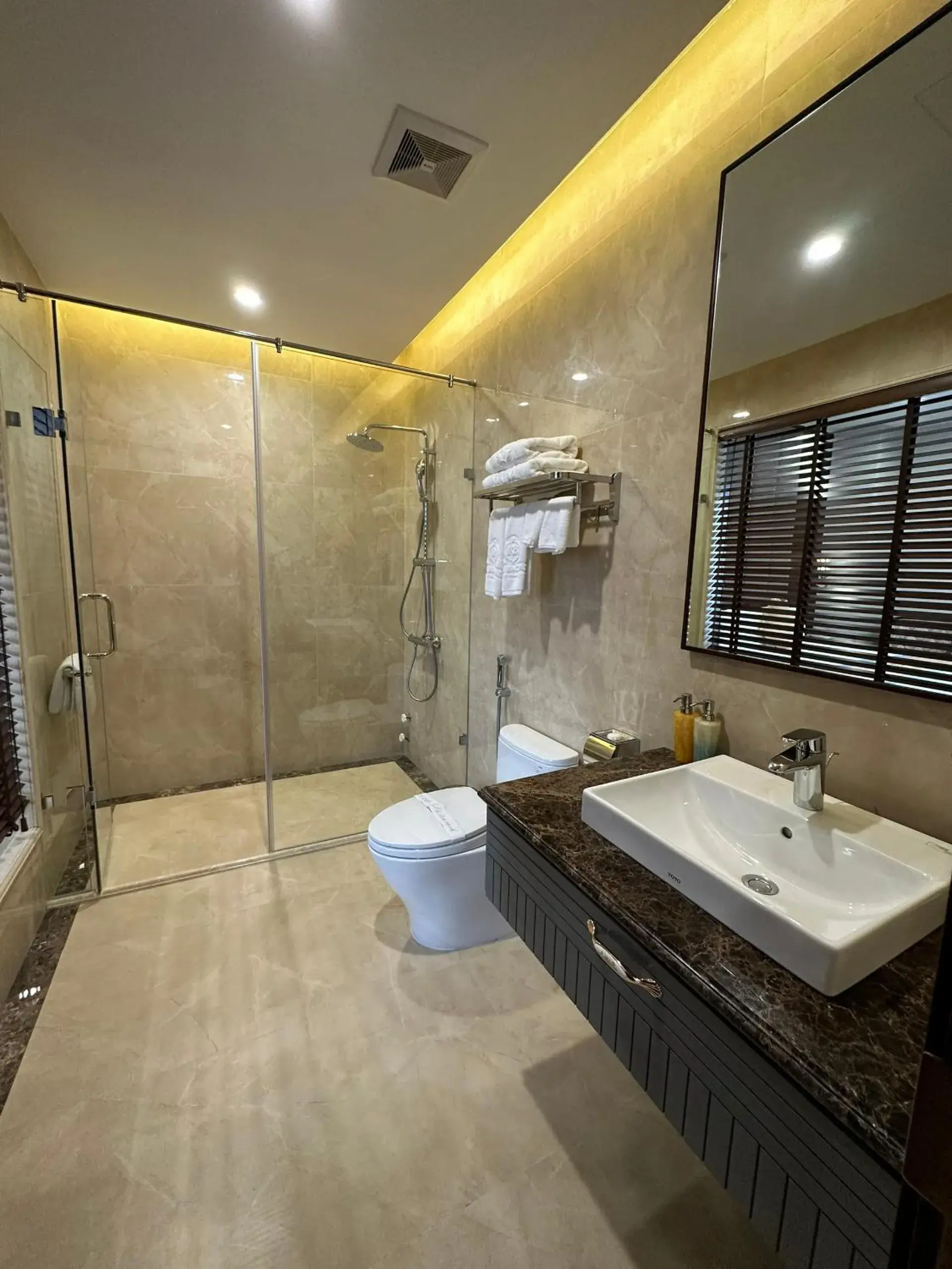 Deluxe Twin Room - single occupancy in Kinh Bắc Palace Hotel Deluxe Twin Room - single occupancy in Kinh Bắc Palace Hotel