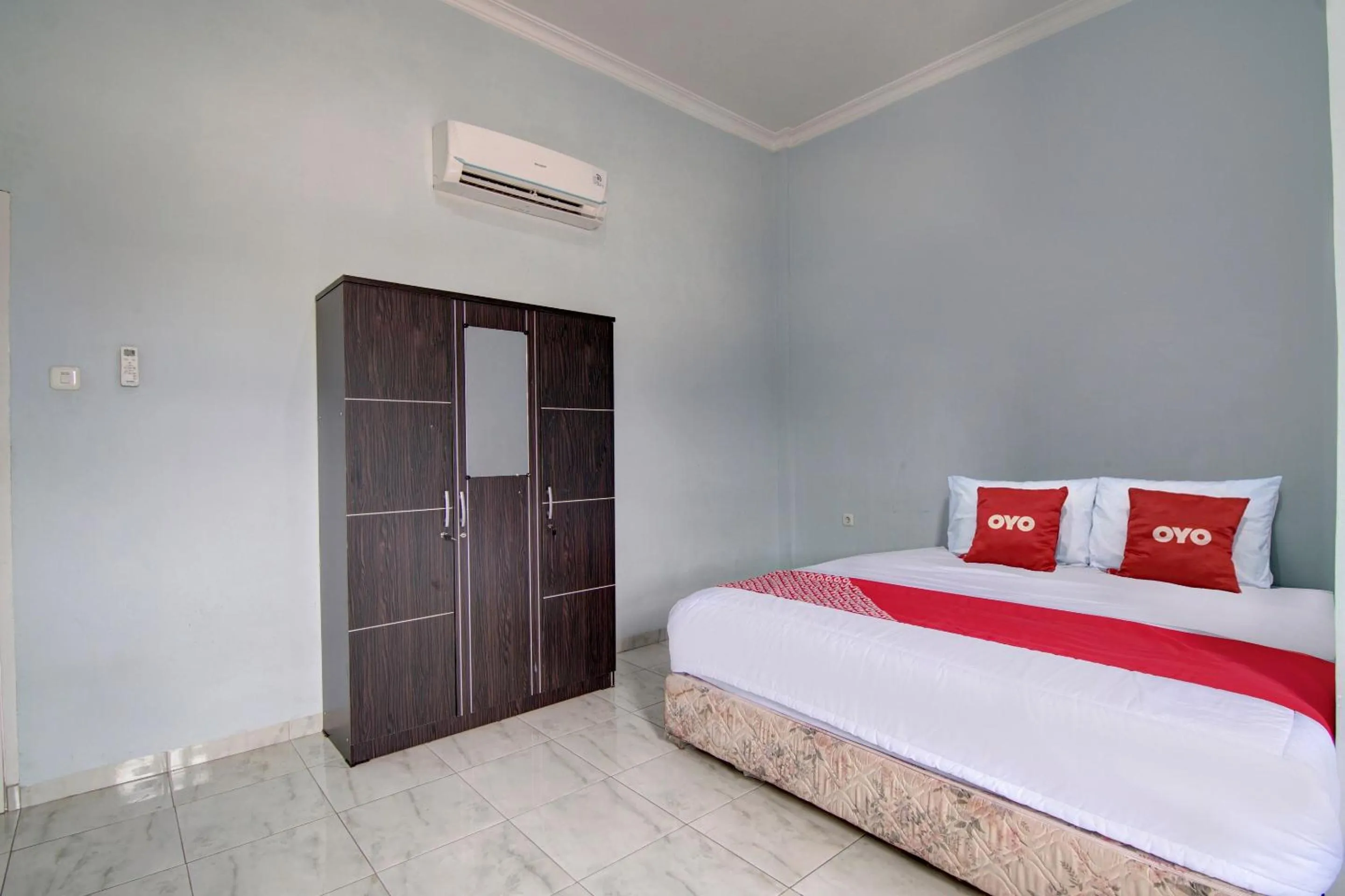 Bedroom, Bed in OYO 92806 Penginapan Geby Syariah