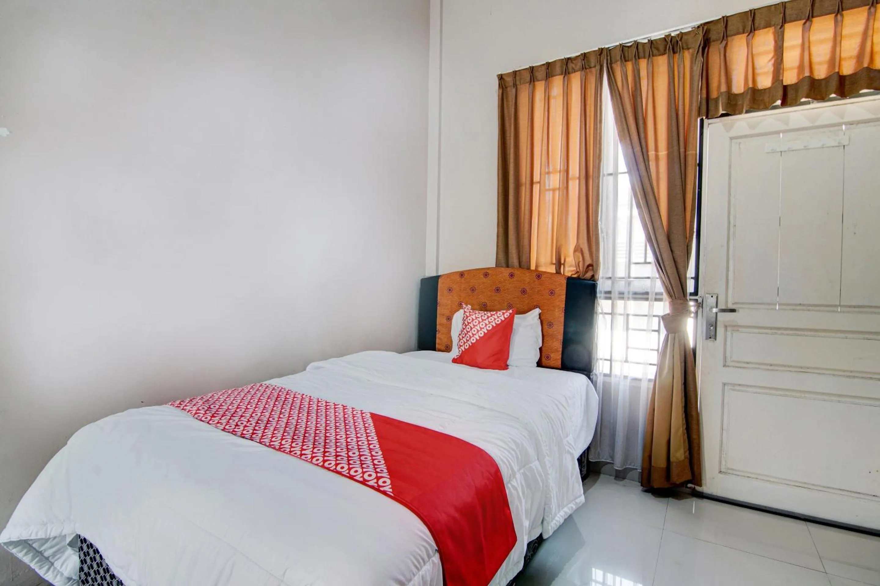 Bedroom, Bed in OYO 92806 Penginapan Geby Syariah