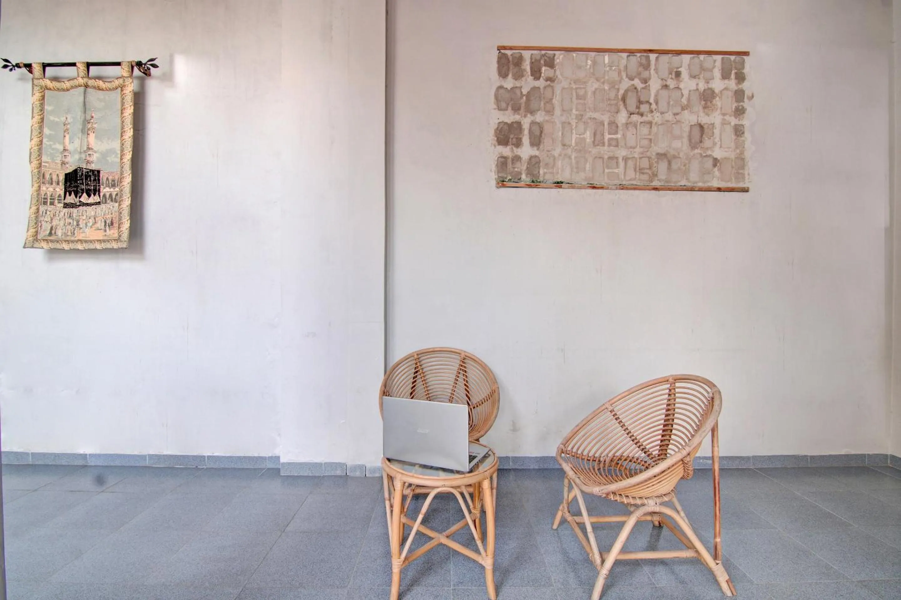 Lobby or reception in OYO 92806 Penginapan Geby Syariah