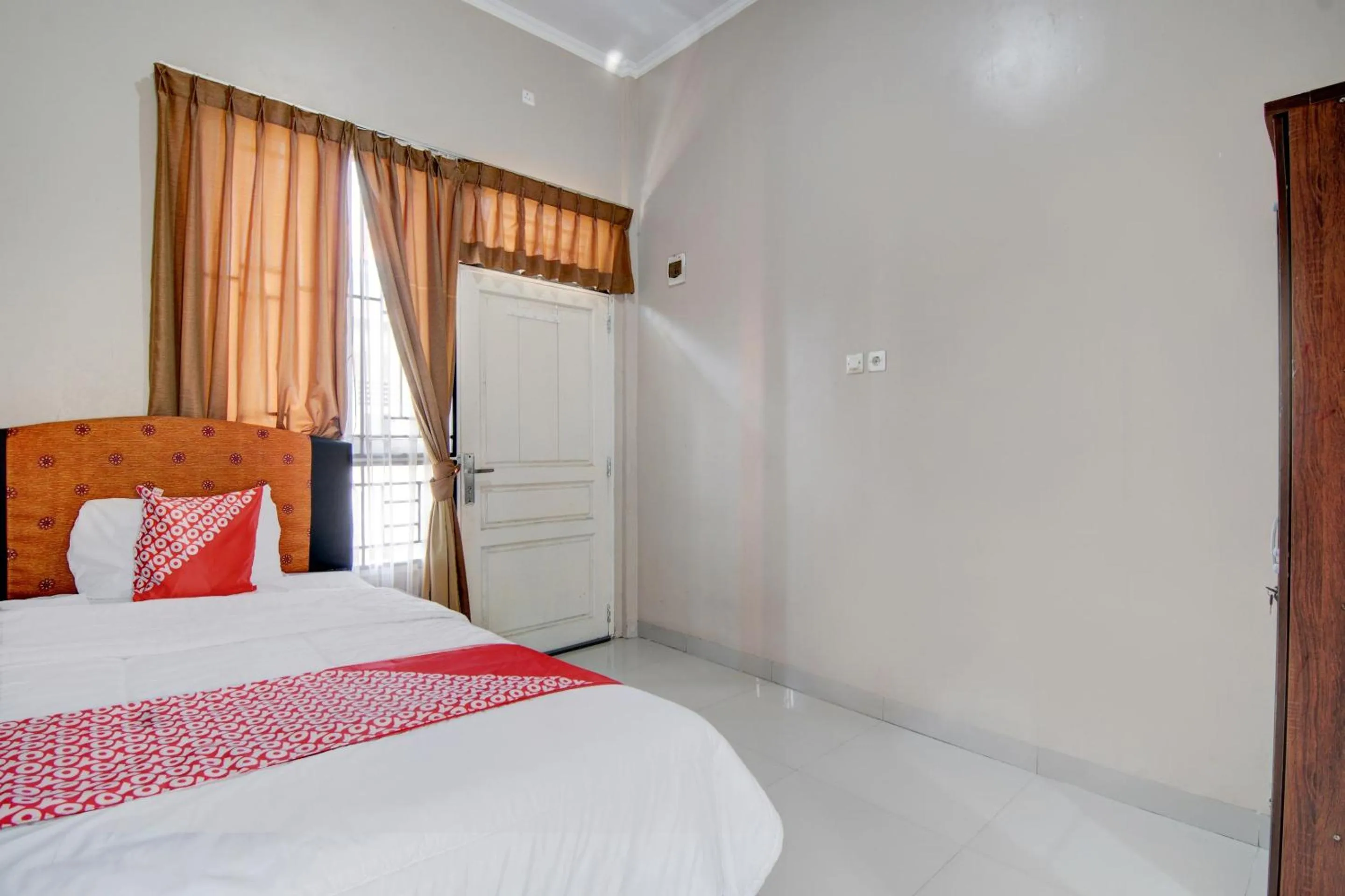 Bedroom, Bed in OYO 92806 Penginapan Geby Syariah