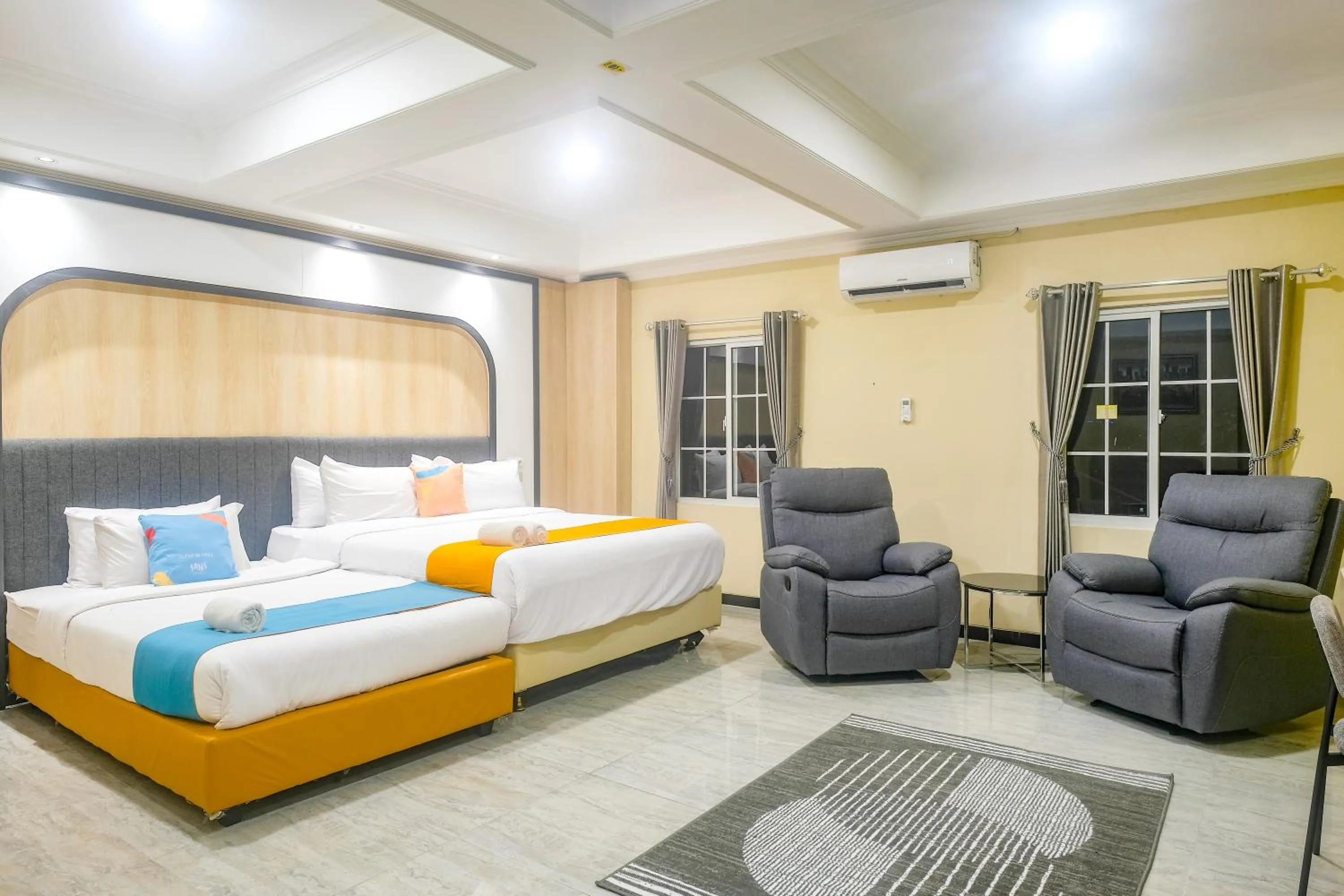 Bedroom, Bed in Sans Hotel City Park Medoho Semarang