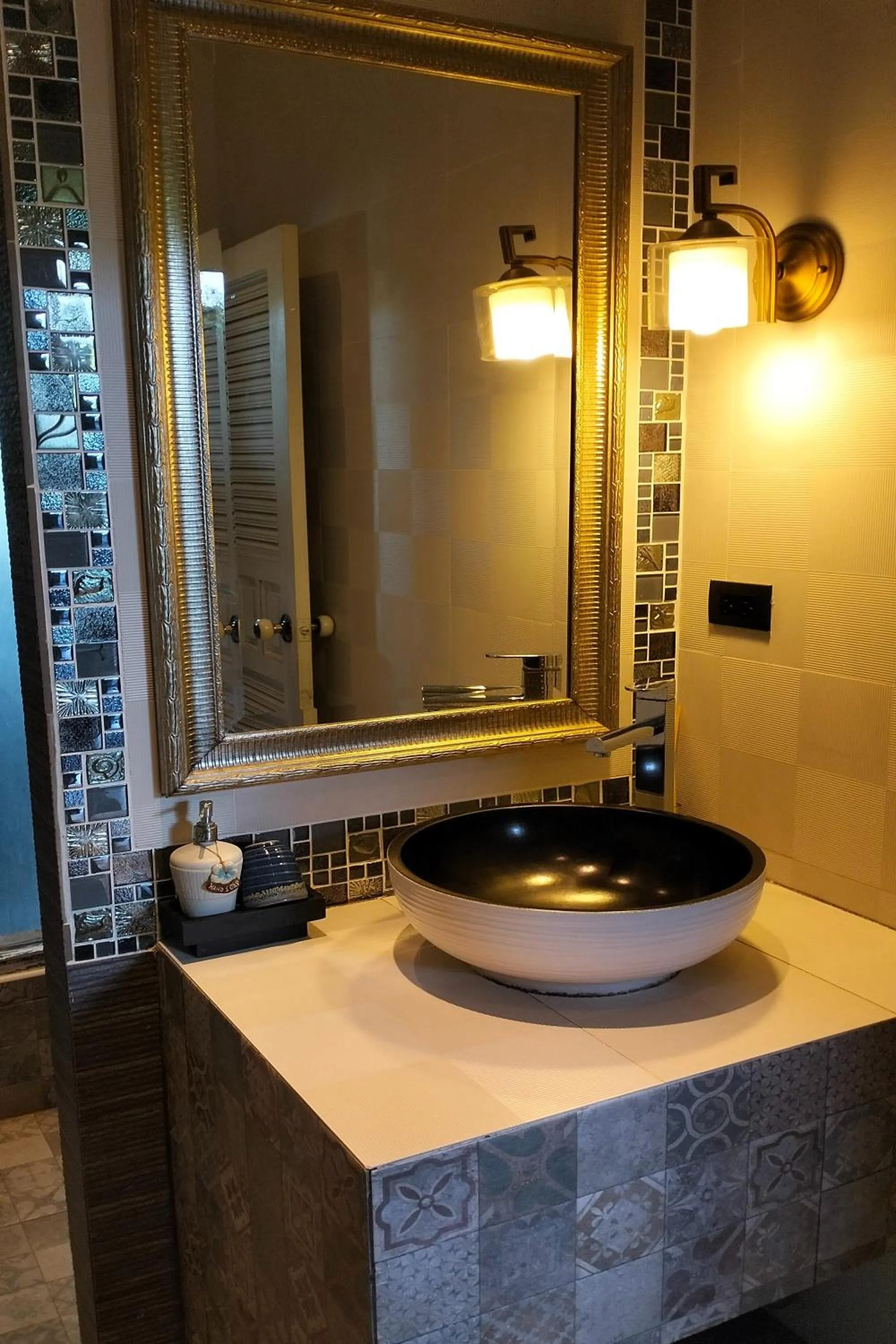 Bathroom in I-Destiny Gallery Resort