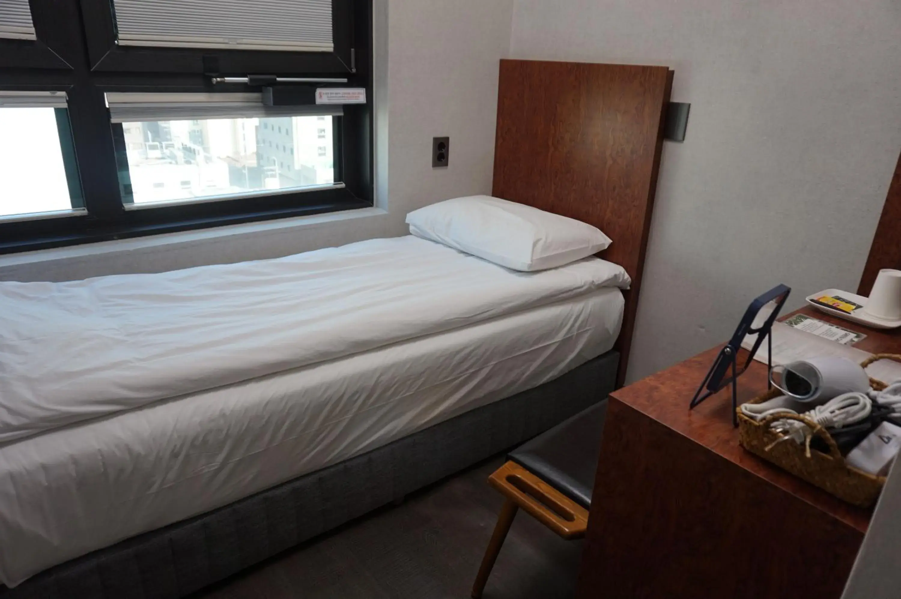 Semi Mini Single Room - single occupancy - No Parking Allowed in Hotel DM Semi Mini Single Room - single occupancy - No Parking Allowed in Hotel DM