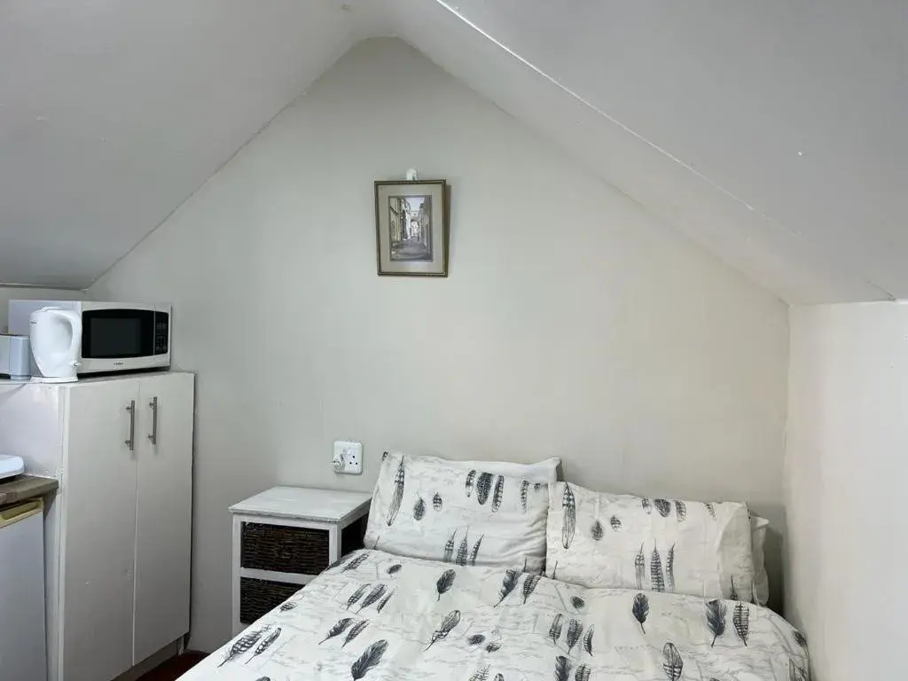 Basic Cabin in Albatross Beach Guest House Basic Cabin in Albatross Beach Guest House