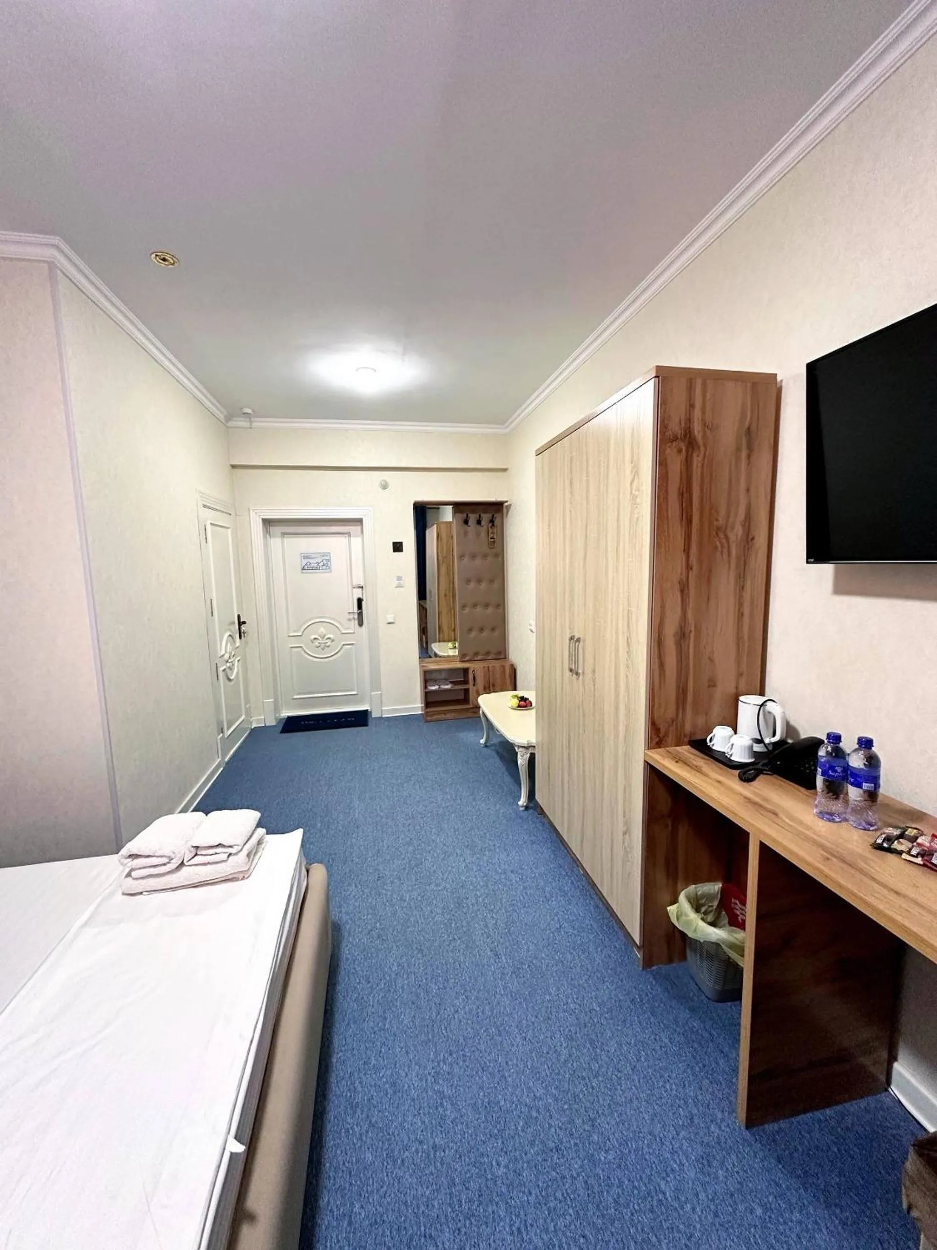 TV and multimedia, Bed in Afsona Hotel