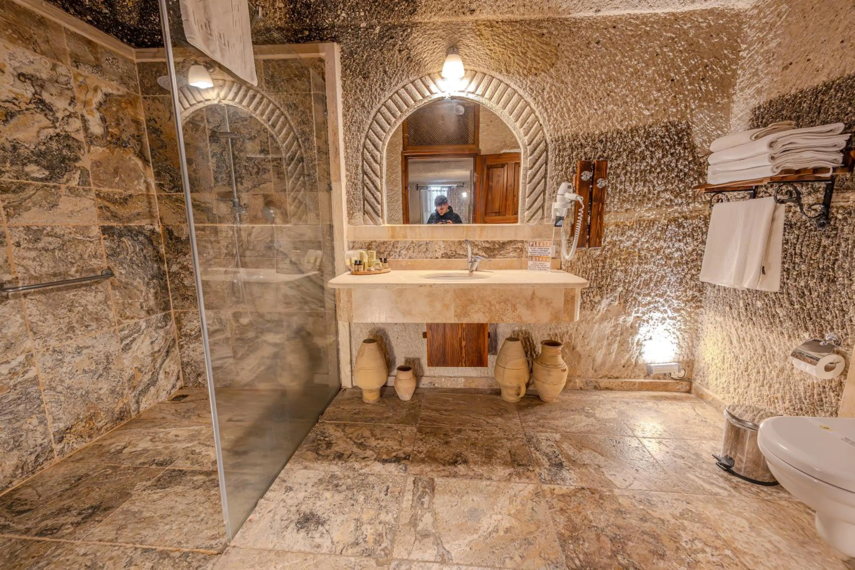 Shower in Osmanbey Cave House