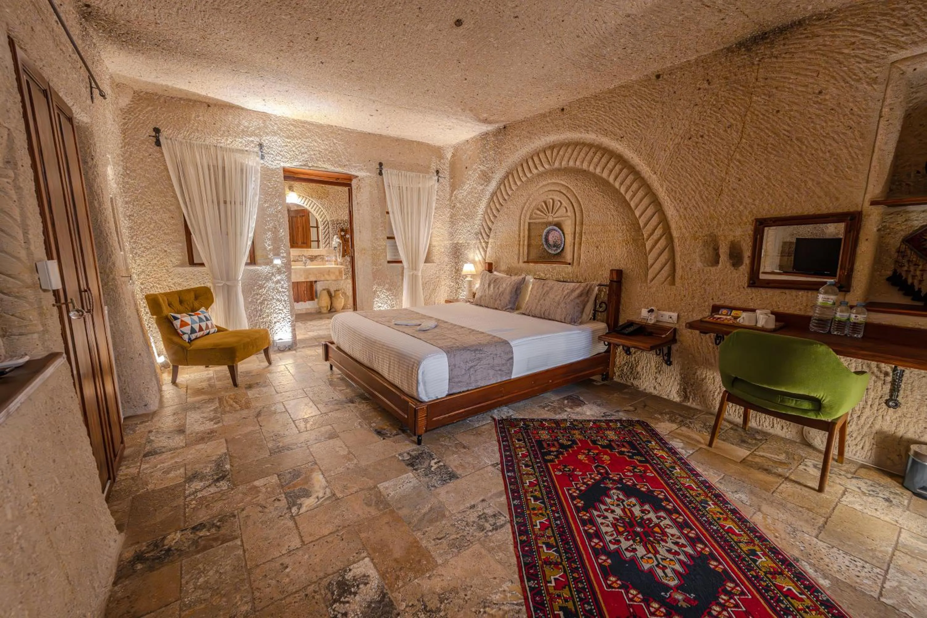 TV and multimedia, Bed in Osmanbey Cave House