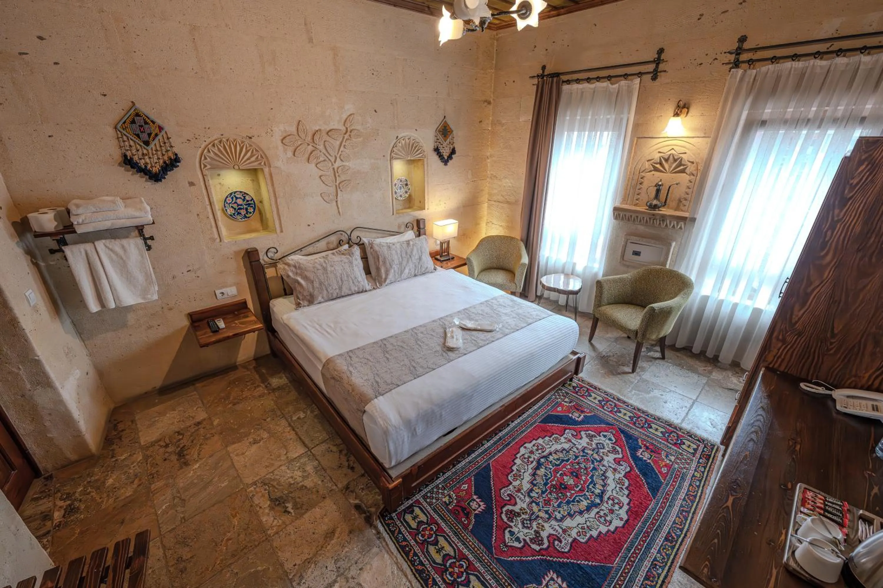Photo of the whole room, Bed in Osmanbey Cave House