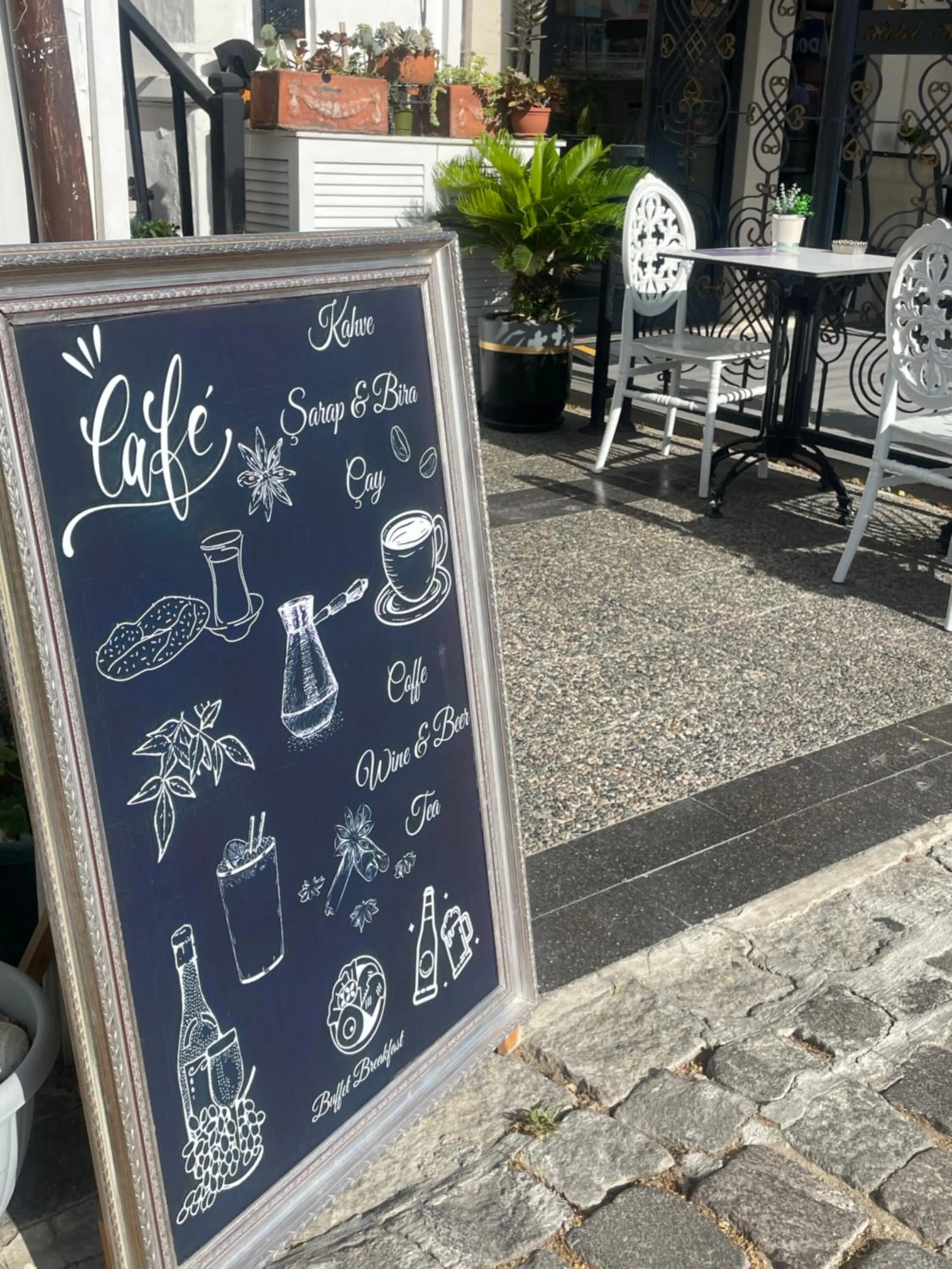 Restaurant/places to eat in Hotel Karacam