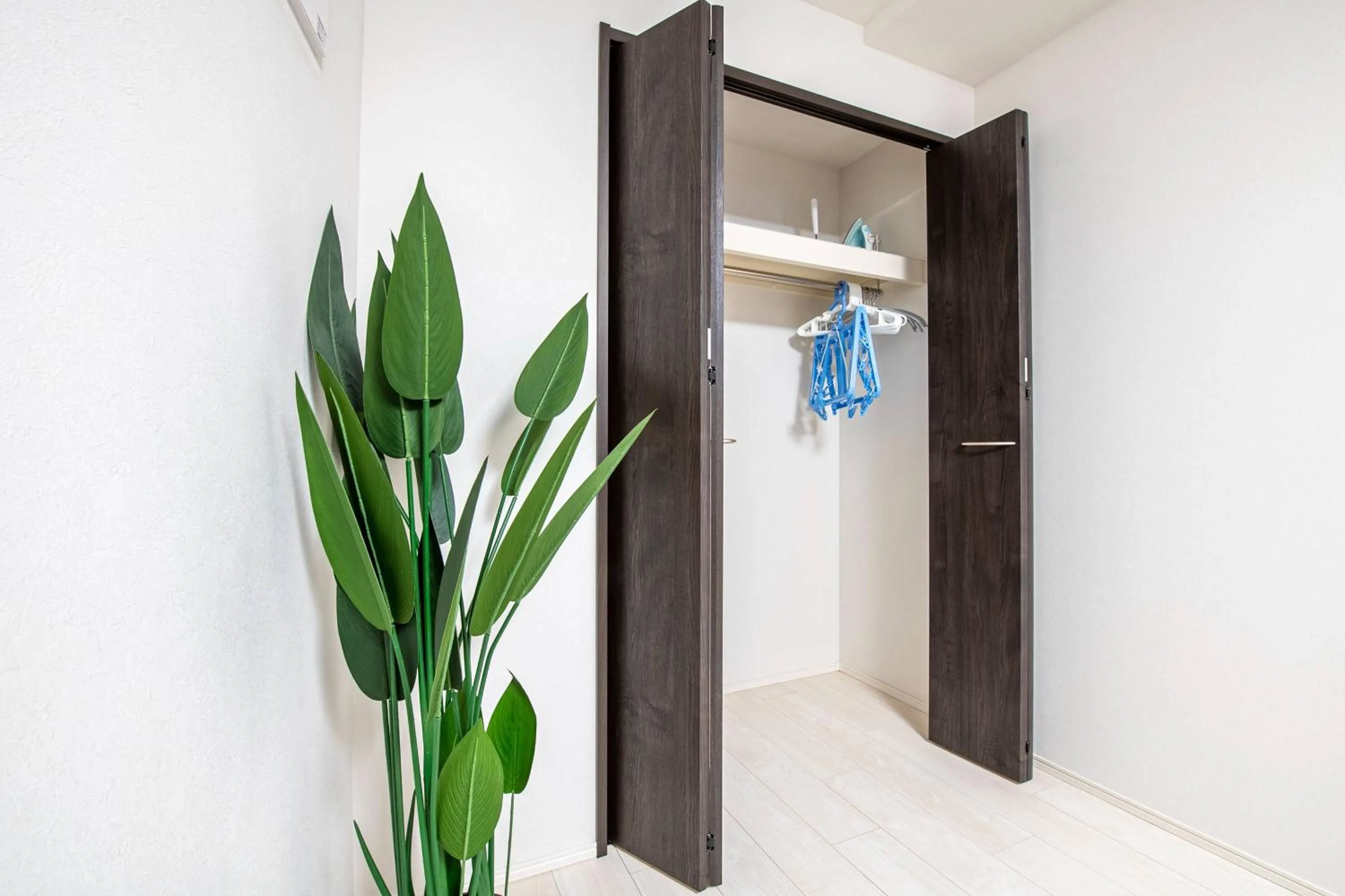 wardrobe in NOZOMIO PREMIER Meidaimae