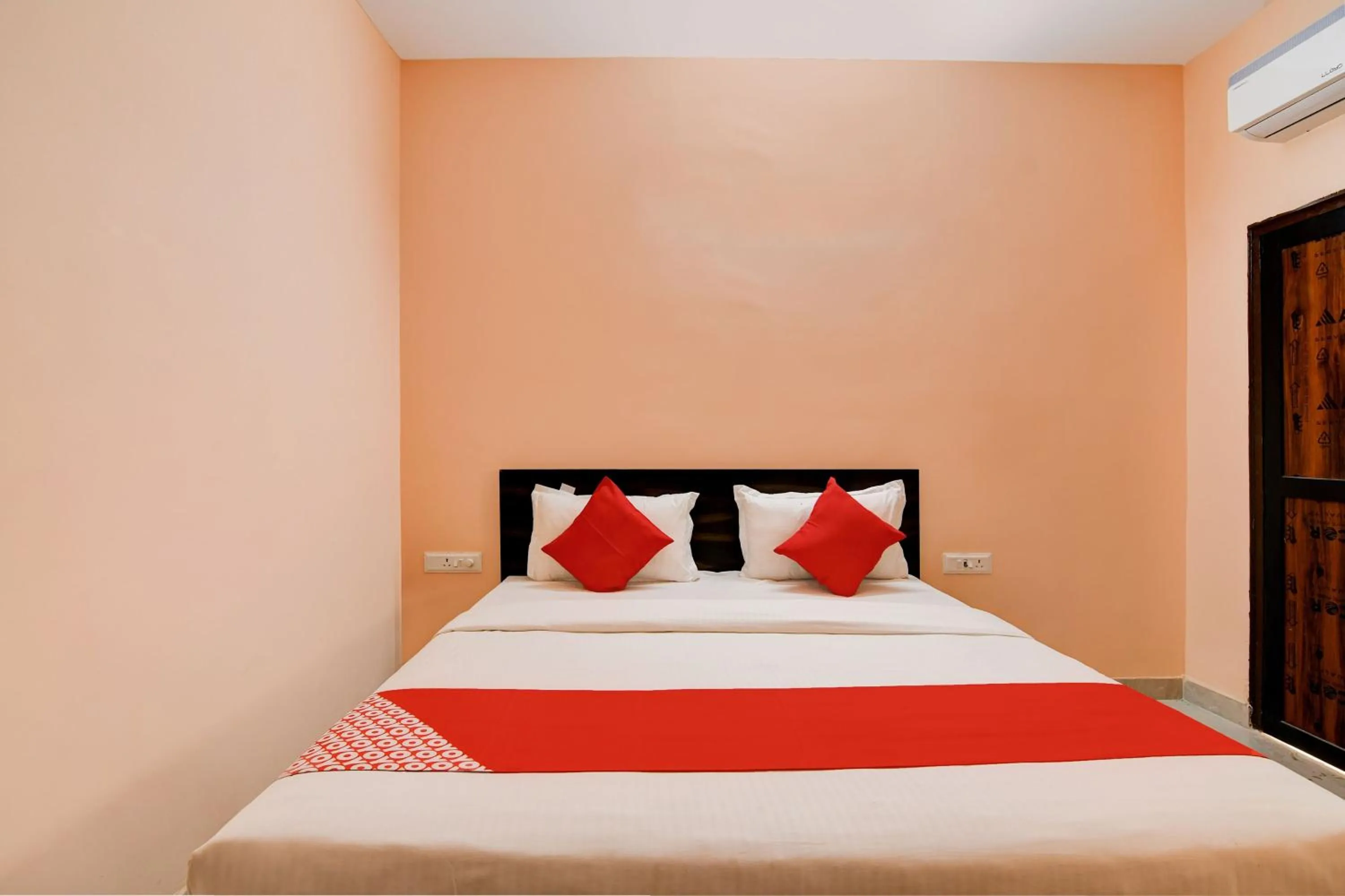 Bedroom in Hotel O Flagship S S Guesthouse