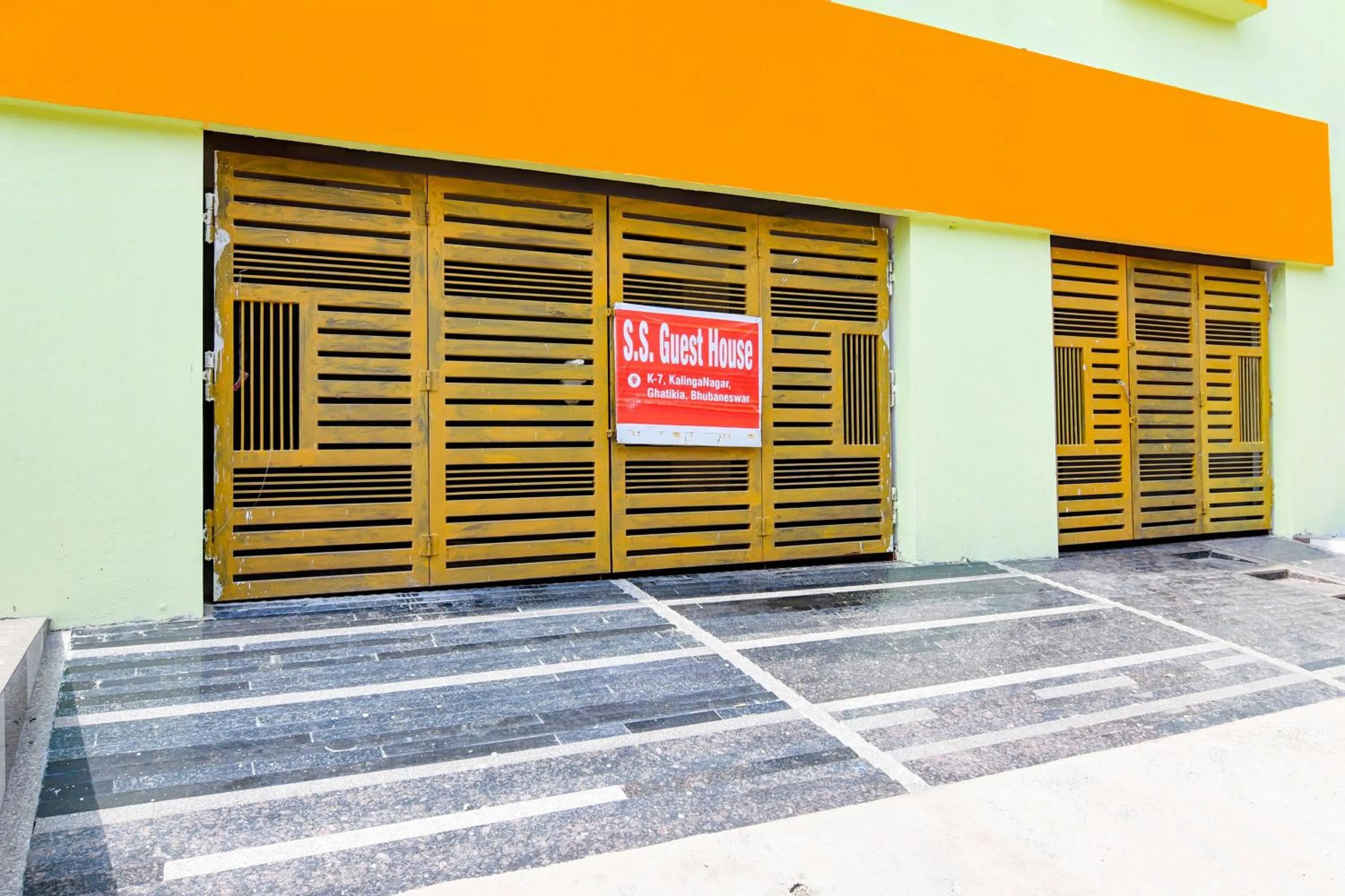 Facade/entrance in Hotel O Flagship S S Guesthouse