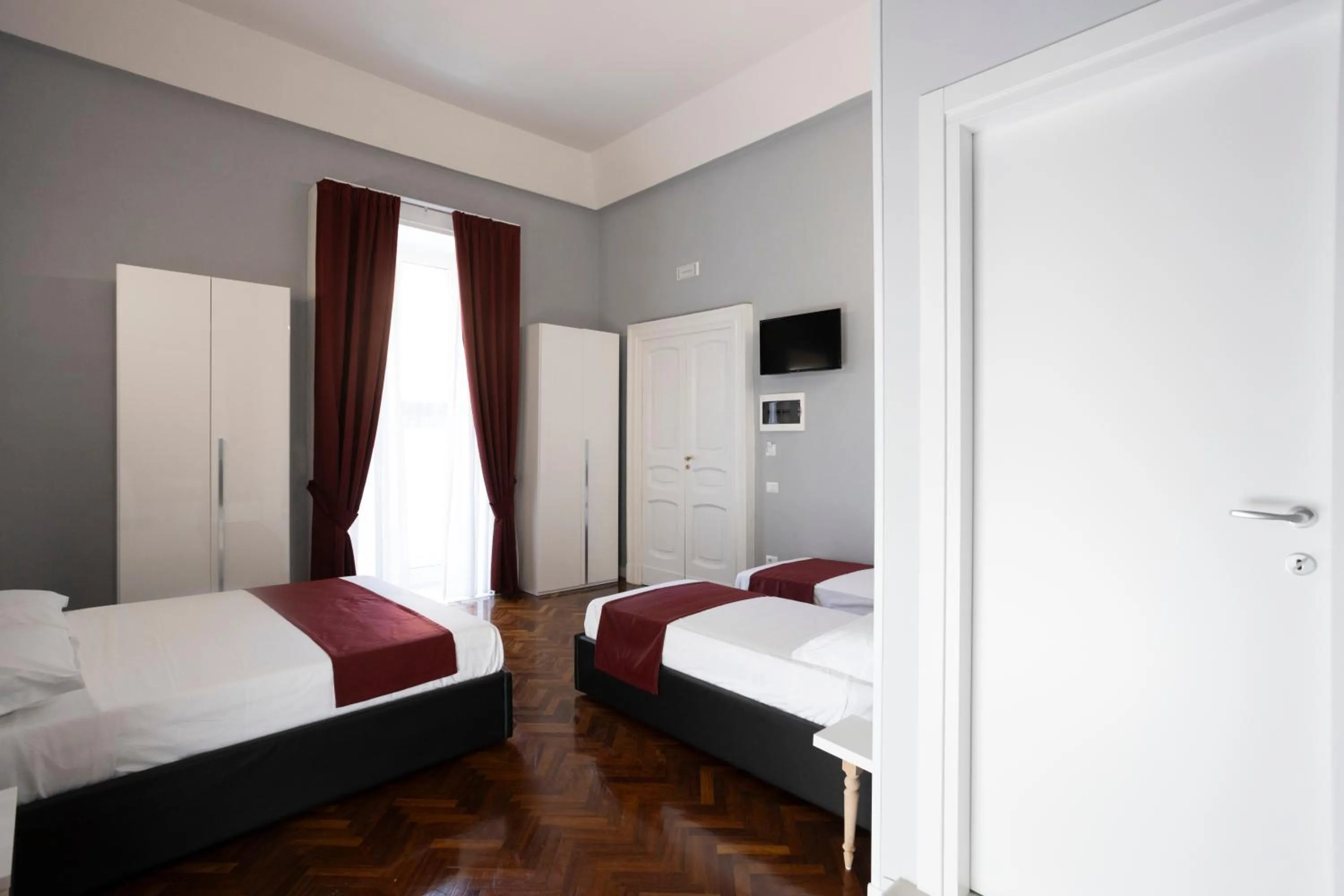 Photo of the whole room, Bed in La Chambre Duomo