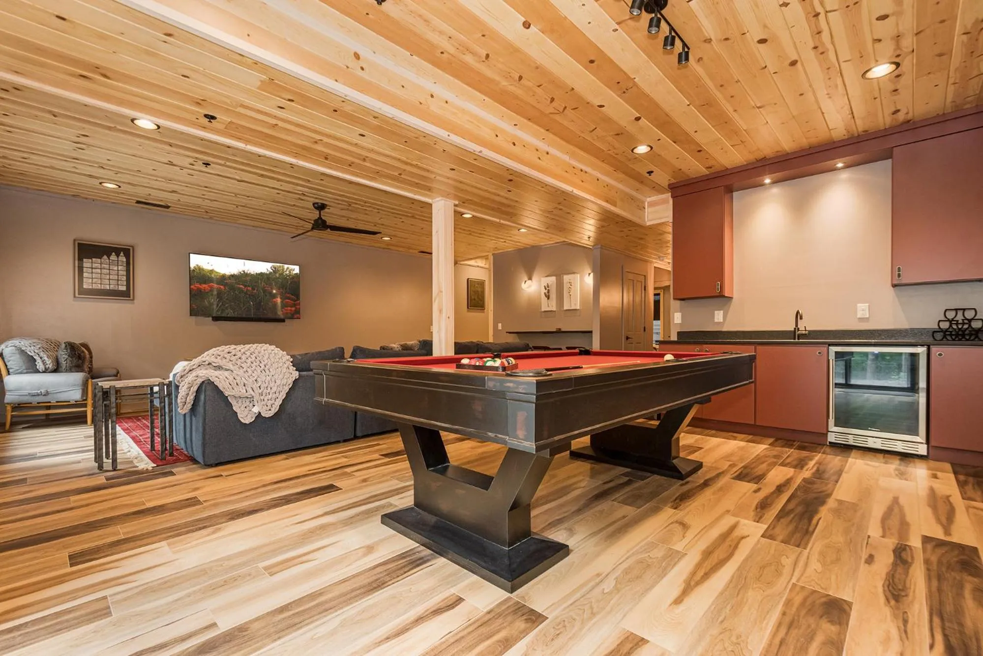 Property building in Black Diamond Lodge