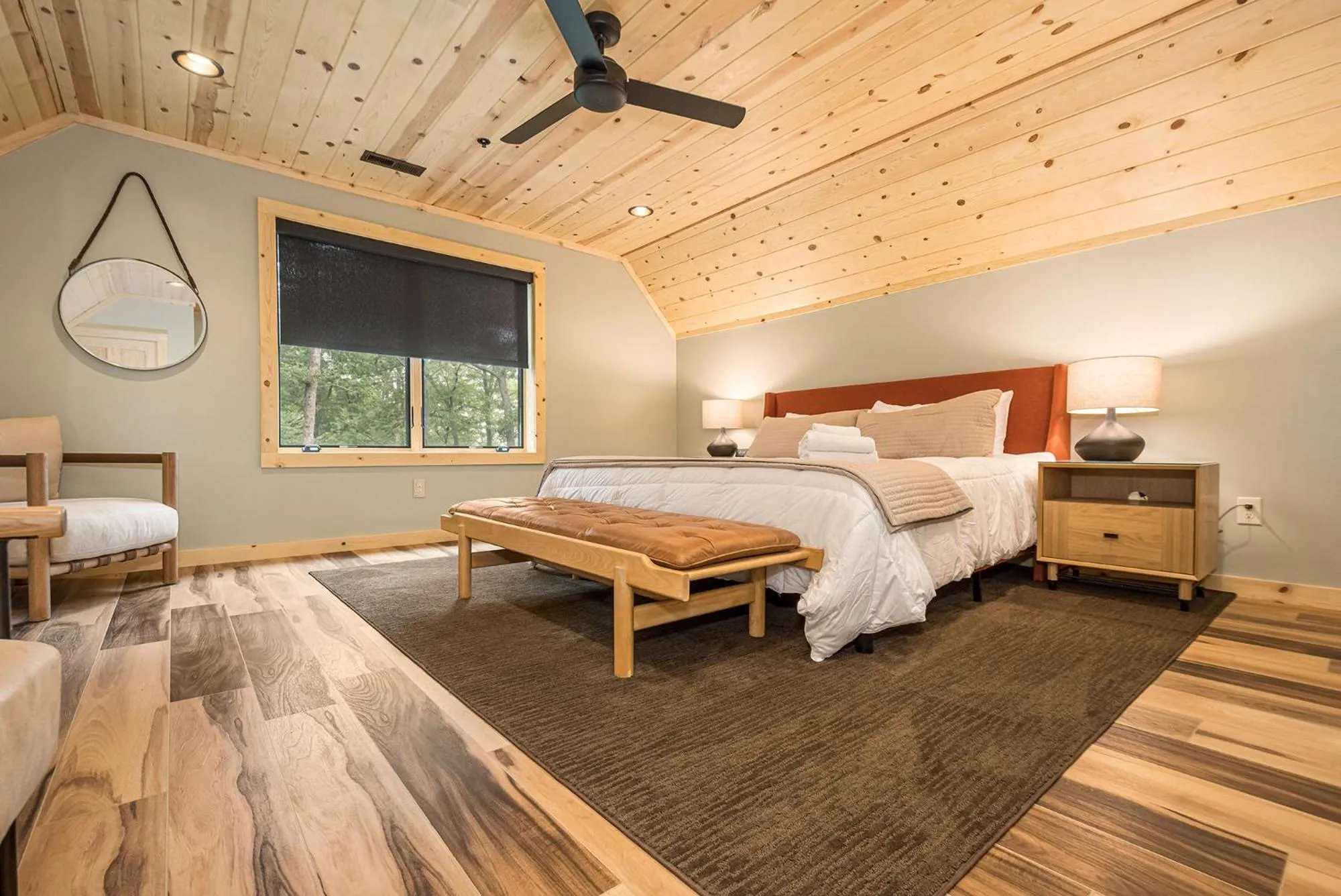 Property building, Bed in Black Diamond Lodge