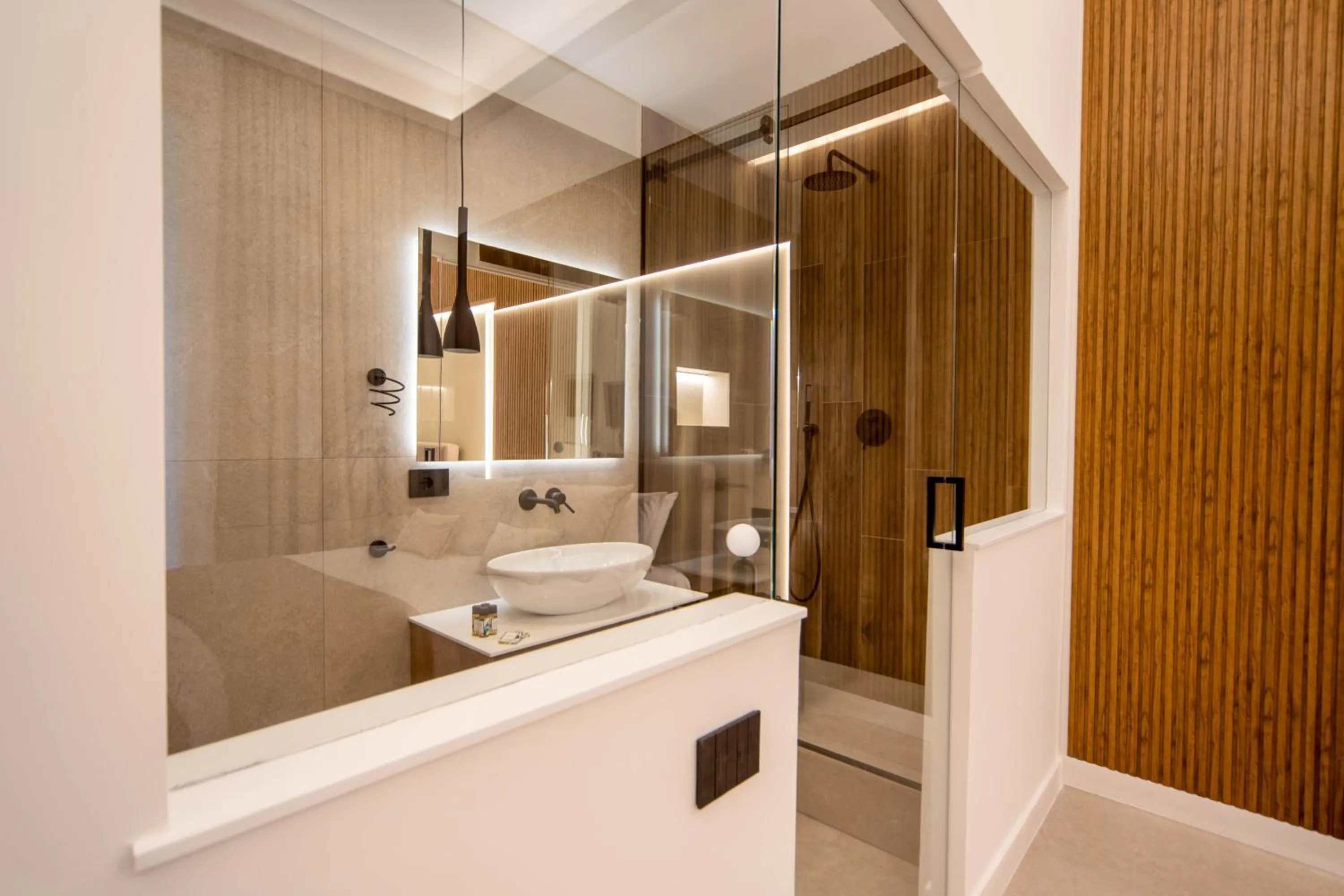 Shower in MAMALU - Studios and Suites