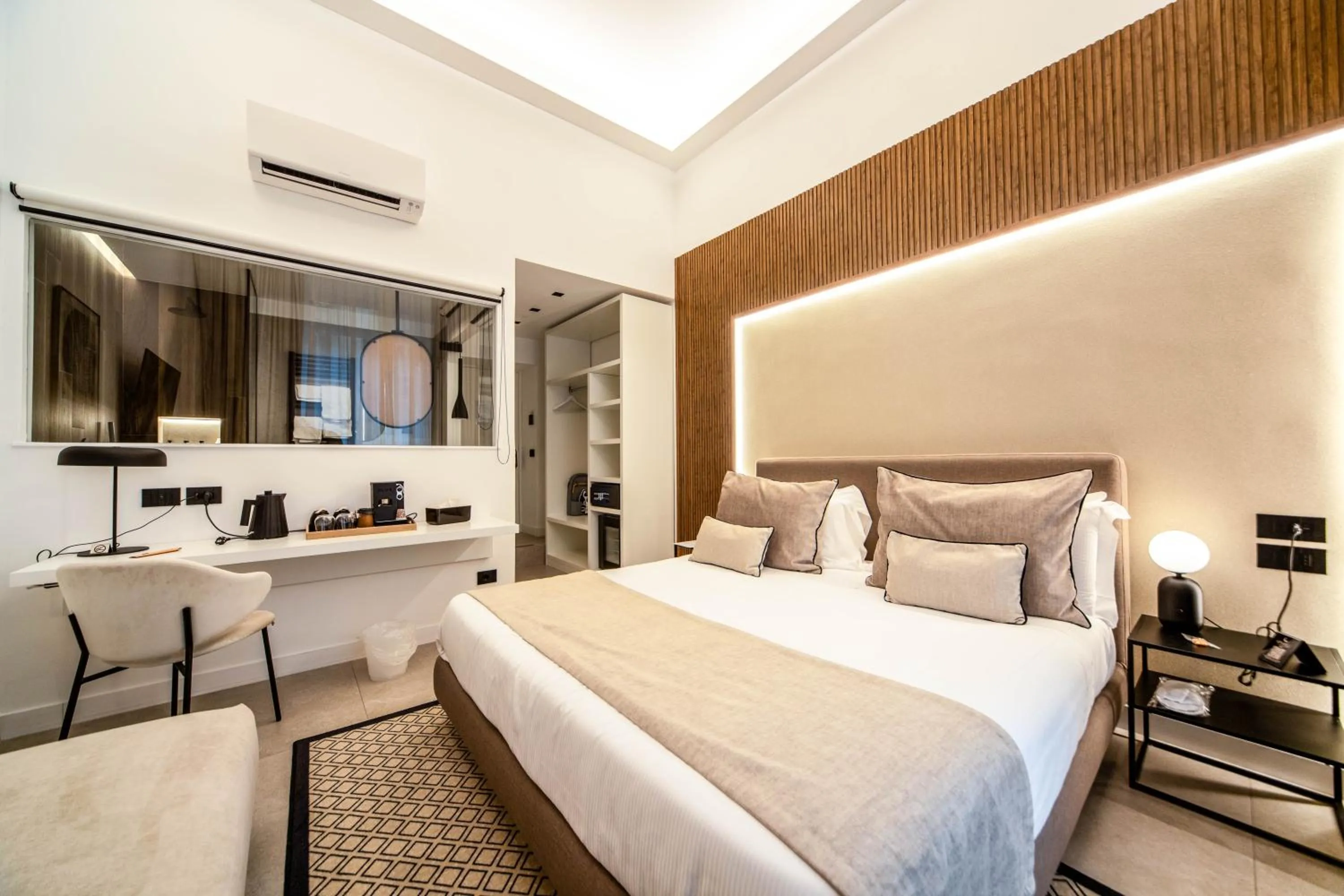 Bed in MAMALU - Studios and Suites