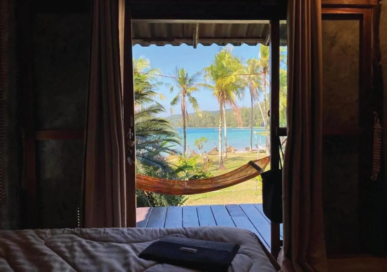 Bed in The Ngam Kho Resort