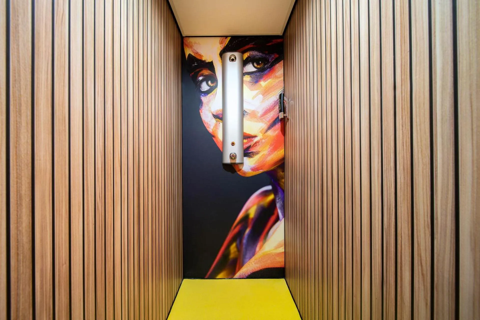 Shower in Princess Hostel Leidse Square Amsterdam