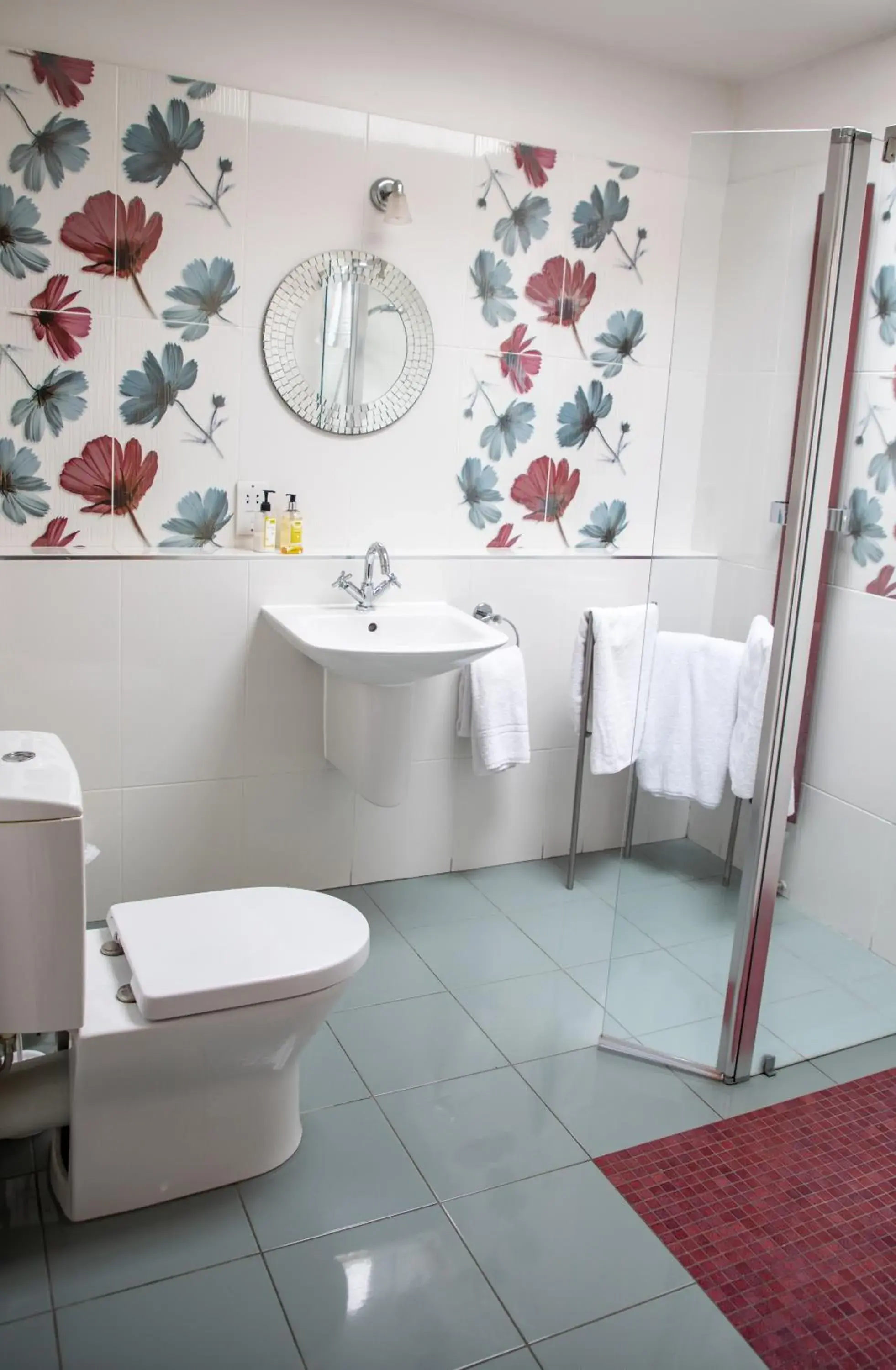 Double or Twin Room - Disability Access in Mere Brook House Double or Twin Room - Disability Access in Mere Brook House
