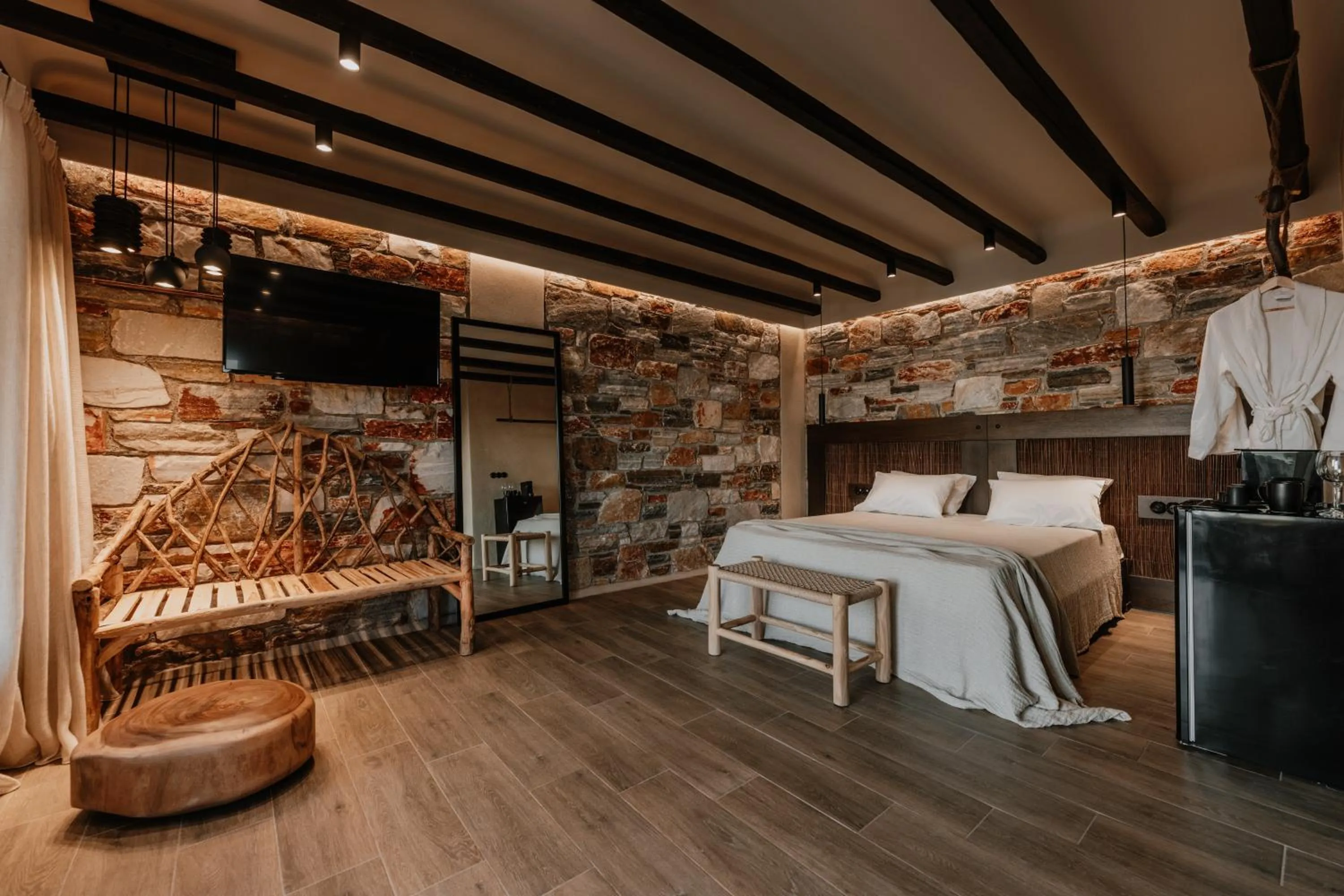 Communal lounge/ TV room, Bed in ONYM Curated Villas