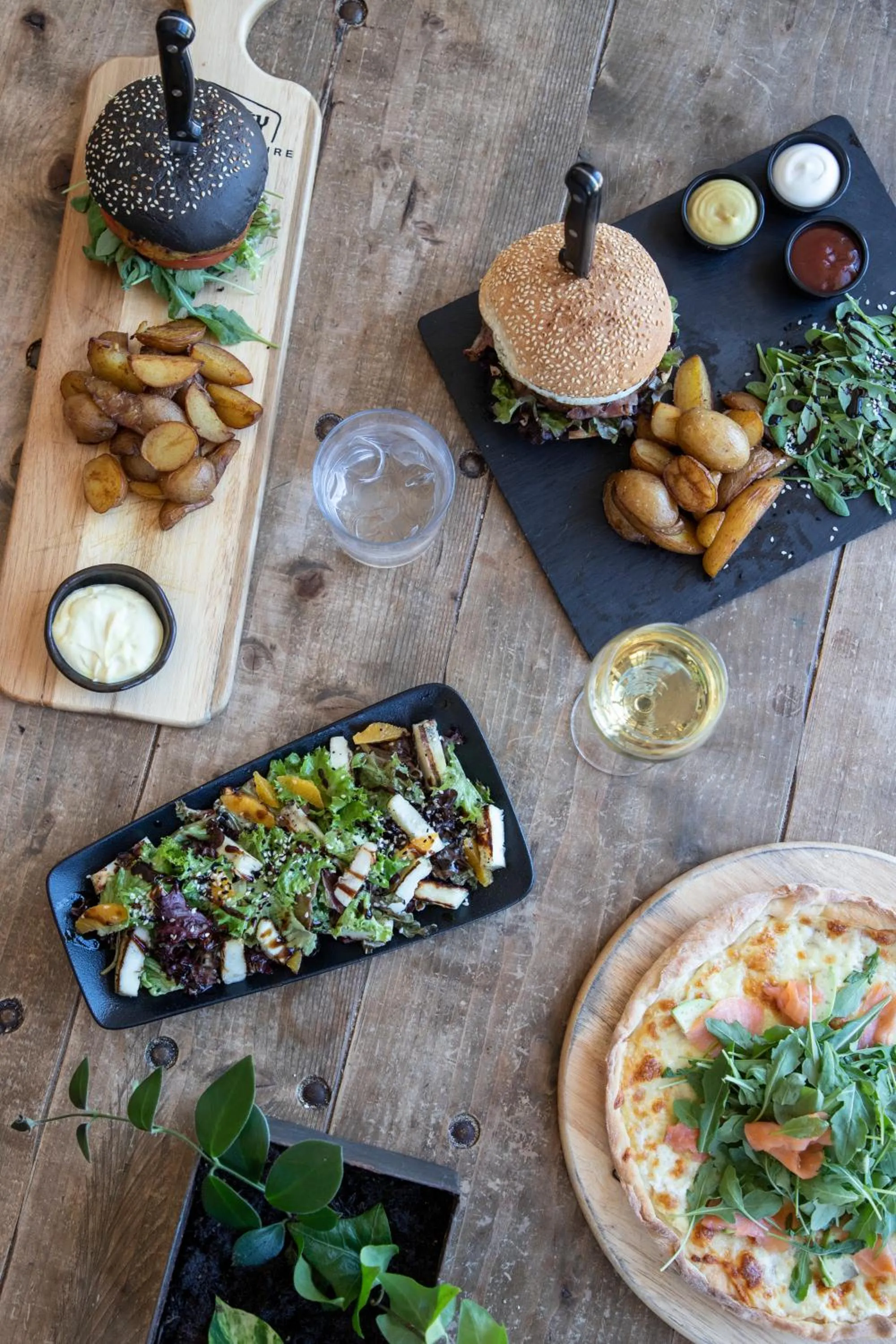 Oniropetra Boutique Hotel