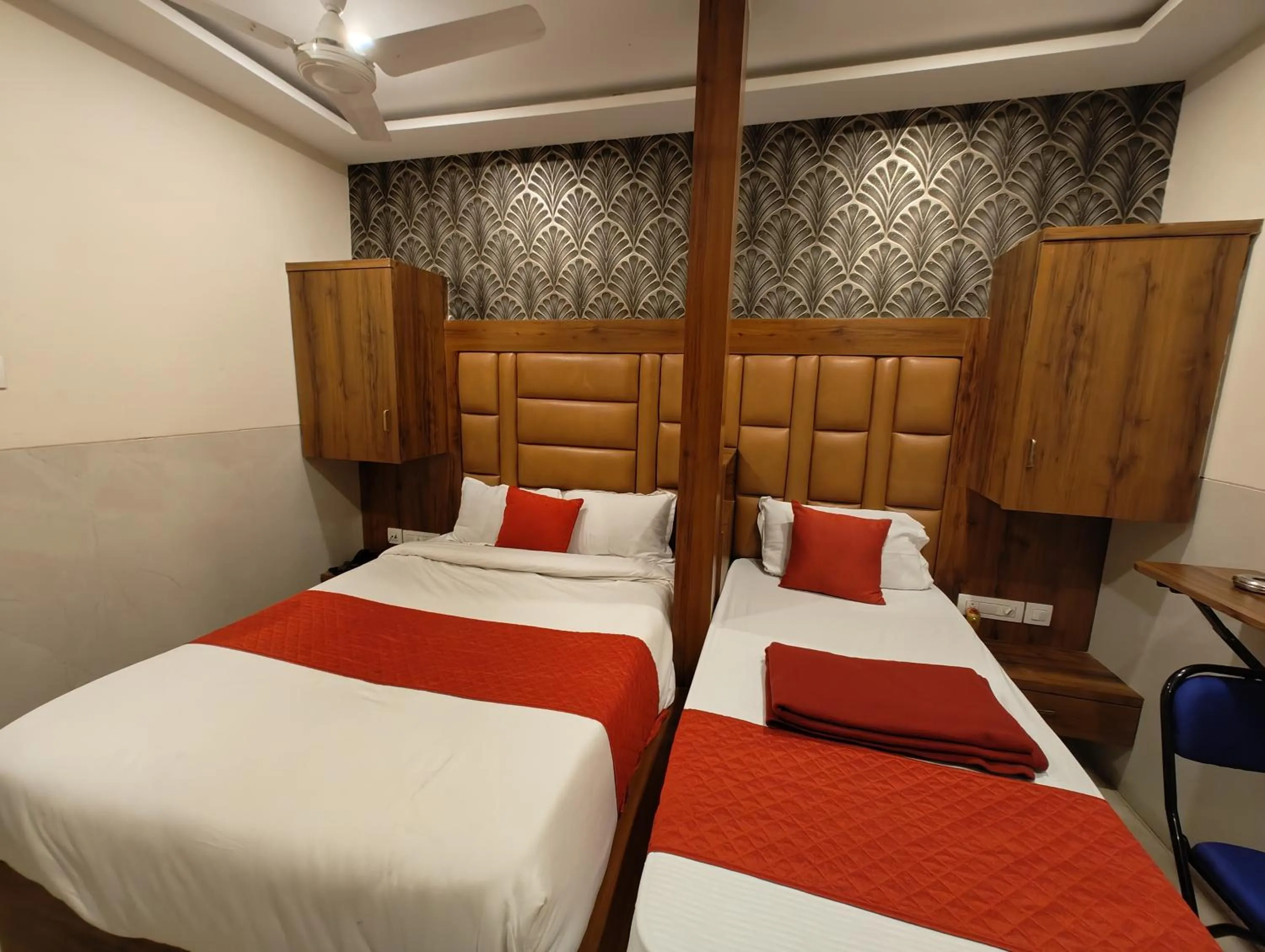 Bed in Hotel Dream Palace Residency - Near to US Embassy Bkc Mumbai