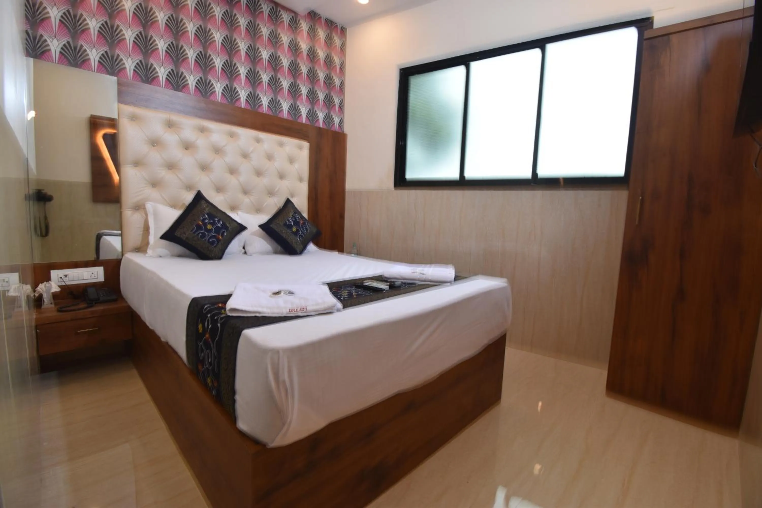 Photo of the whole room, Bed in Hotel Dream Palace Residency - Near to US Embassy Bkc Mumbai