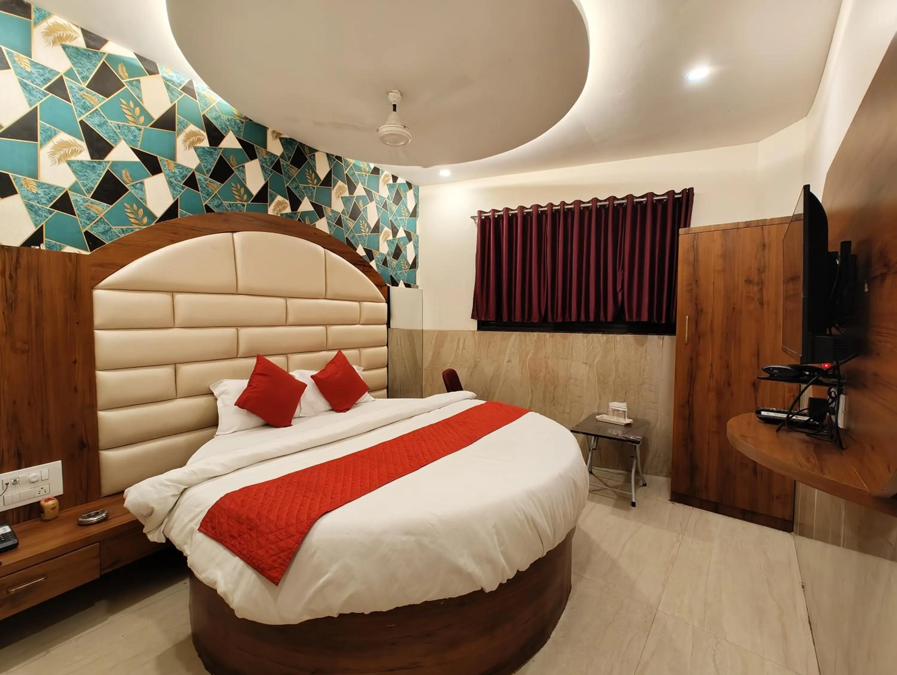 Bed in Hotel Dream Palace Residency - Near to US Embassy Bkc Mumbai
