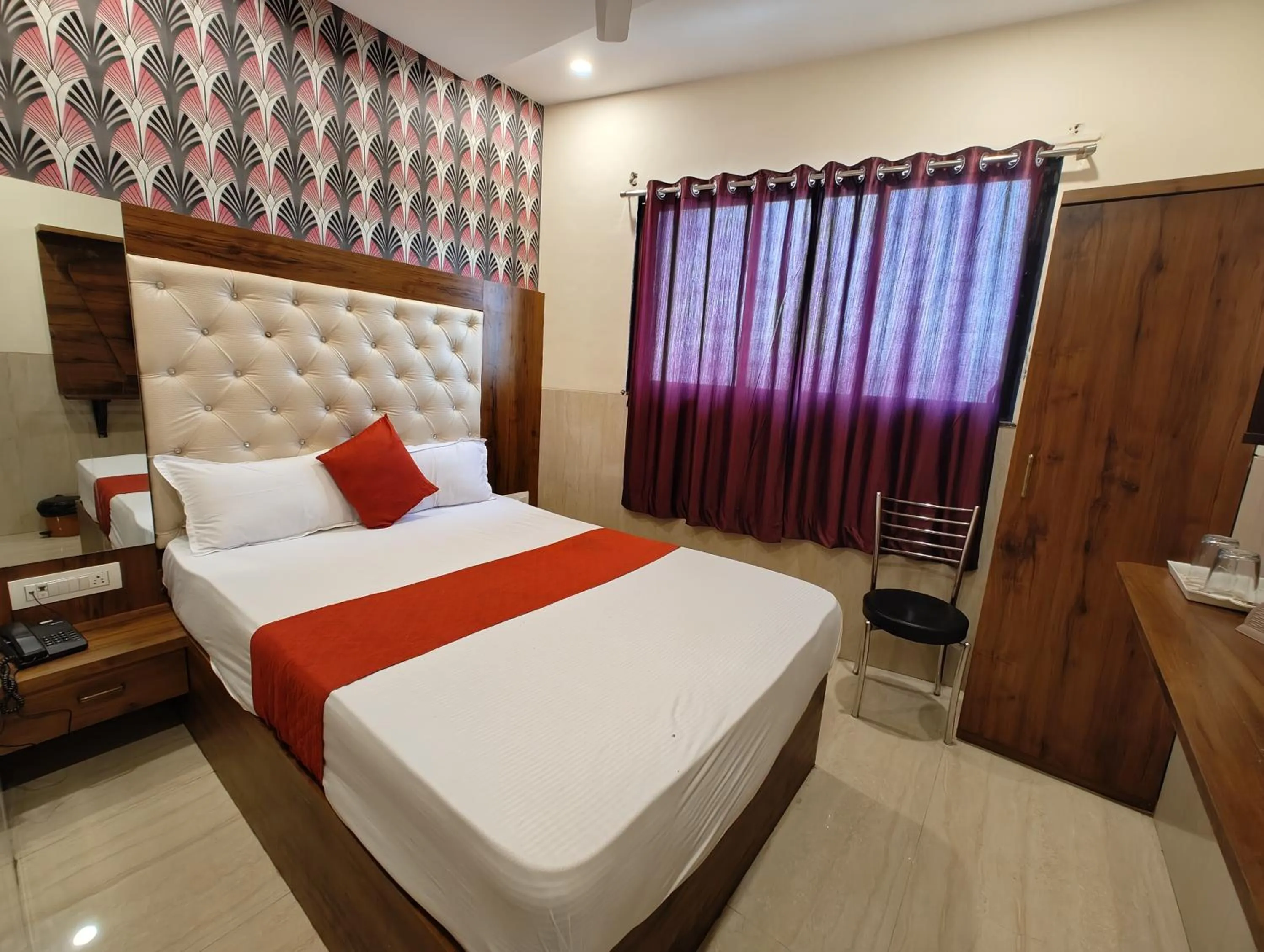 Bed in Hotel Dream Palace Residency - Near to US Embassy Bkc Mumbai