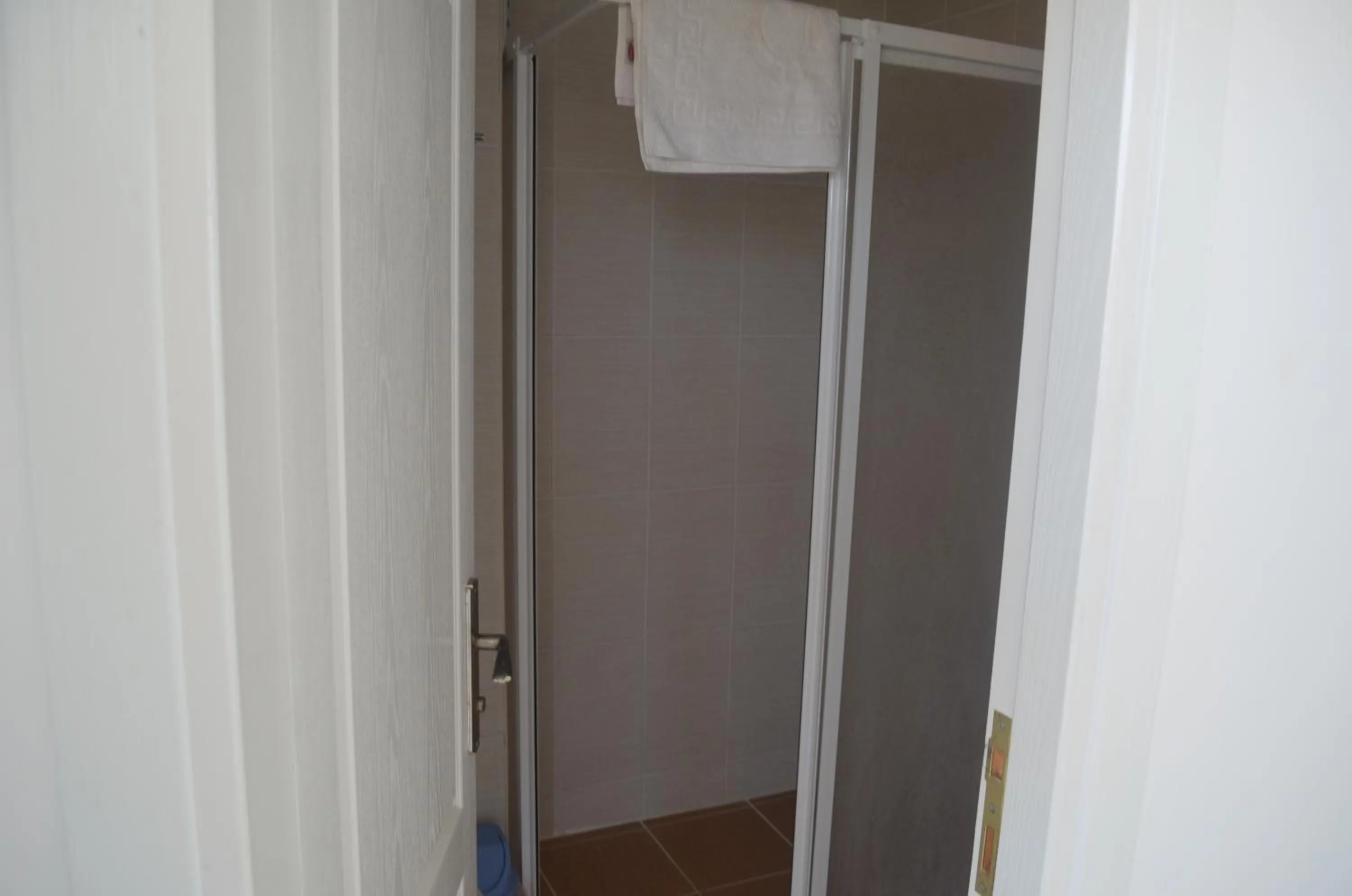 Bathroom in Yasmin Hotel