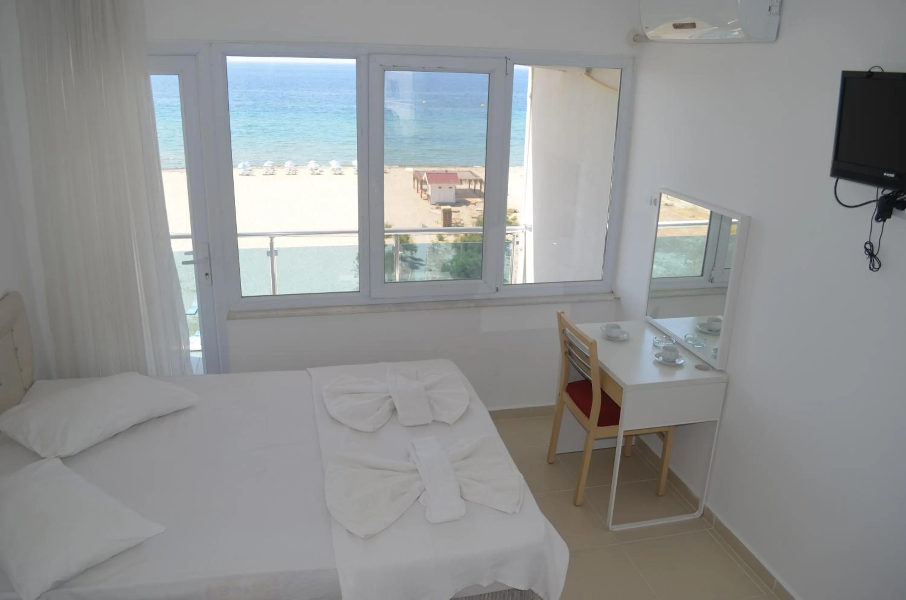 Photo of the whole room in Yasmin Hotel