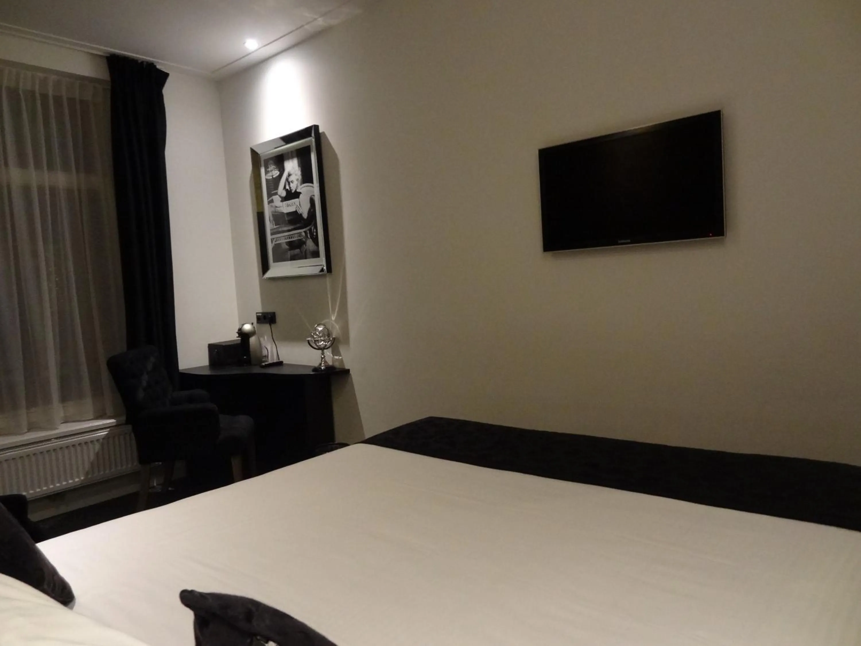 Bedroom, Bed in Sara's Boutique Hotel