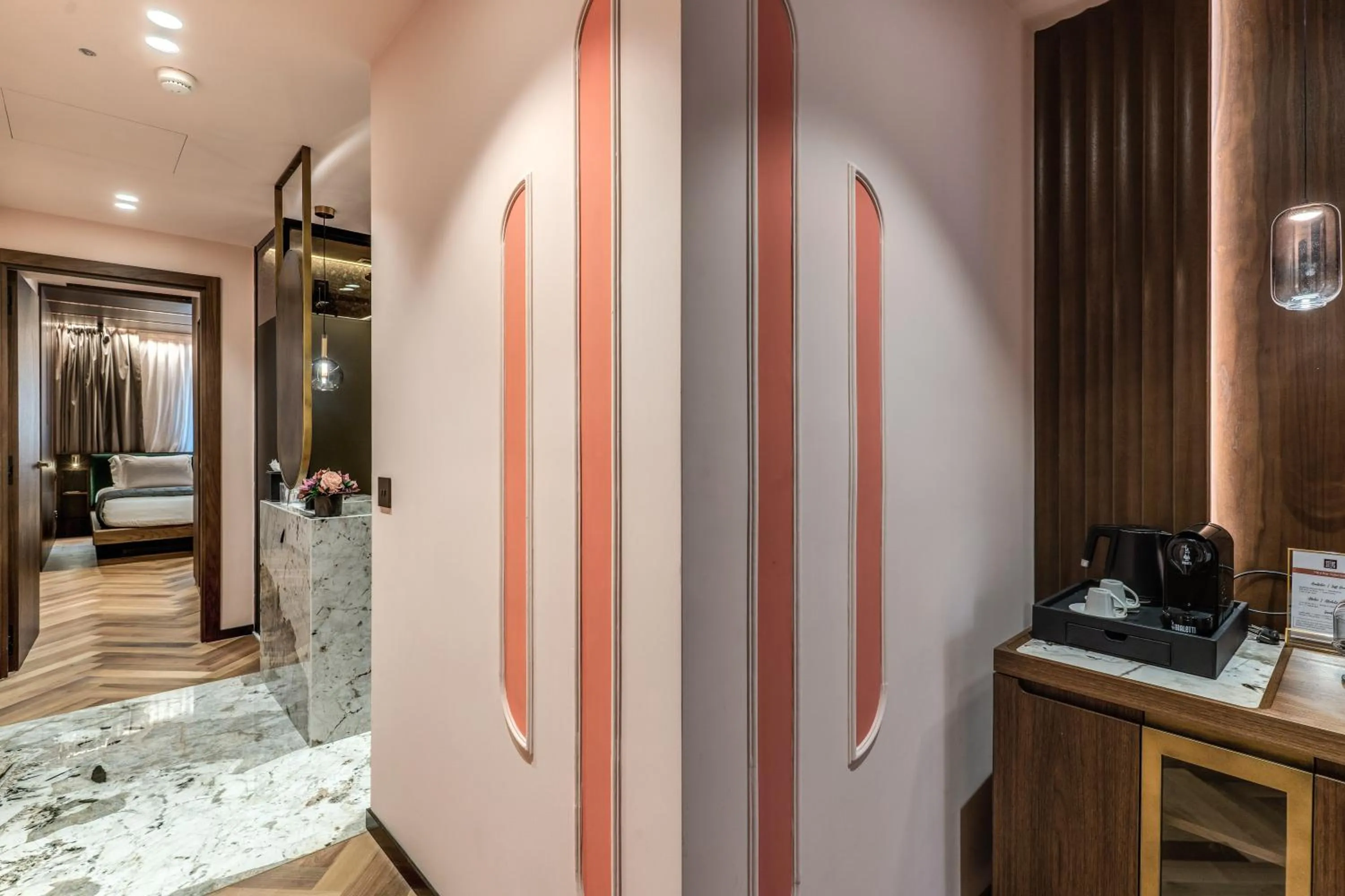 Photo of the whole room in THE STEPS Hotel - by Eitch Collection