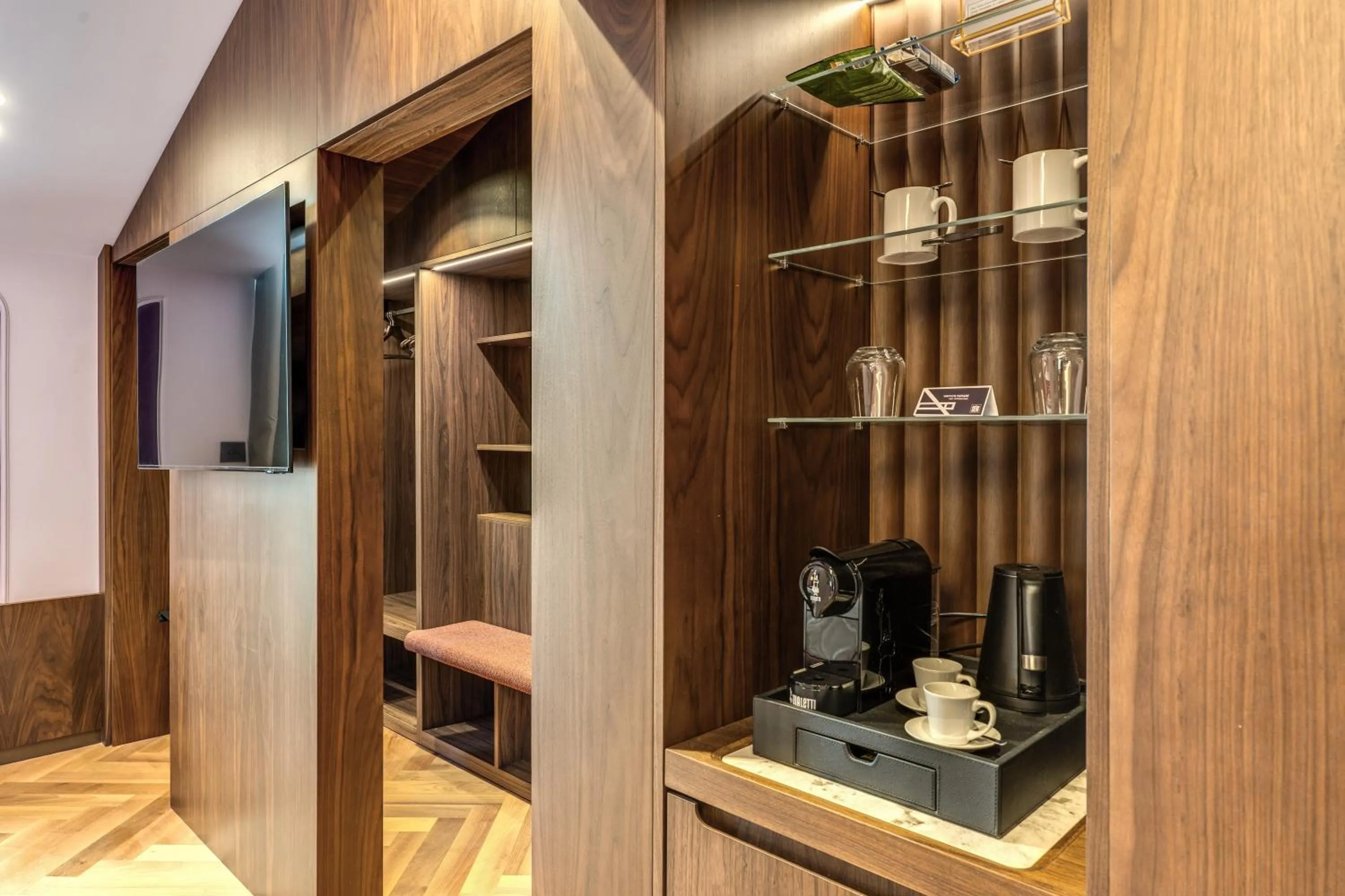 Coffee/tea facilities in THE STEPS Hotel - by Eitch Collection