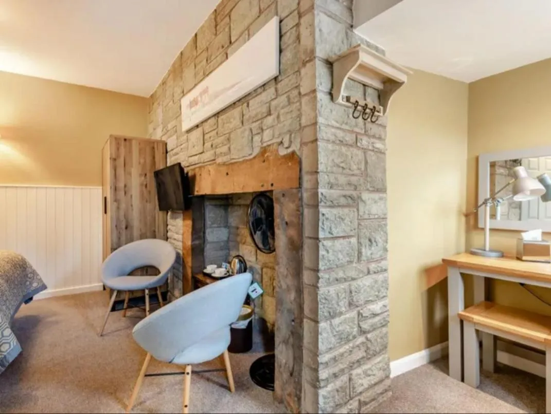 Curly Tail Accommodation