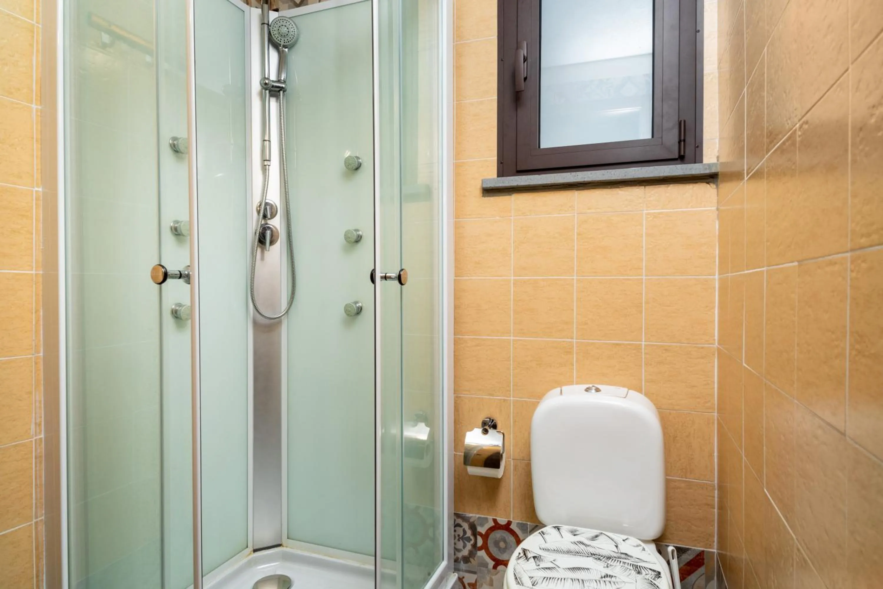 Bathroom in Etna Country Home - Cottage