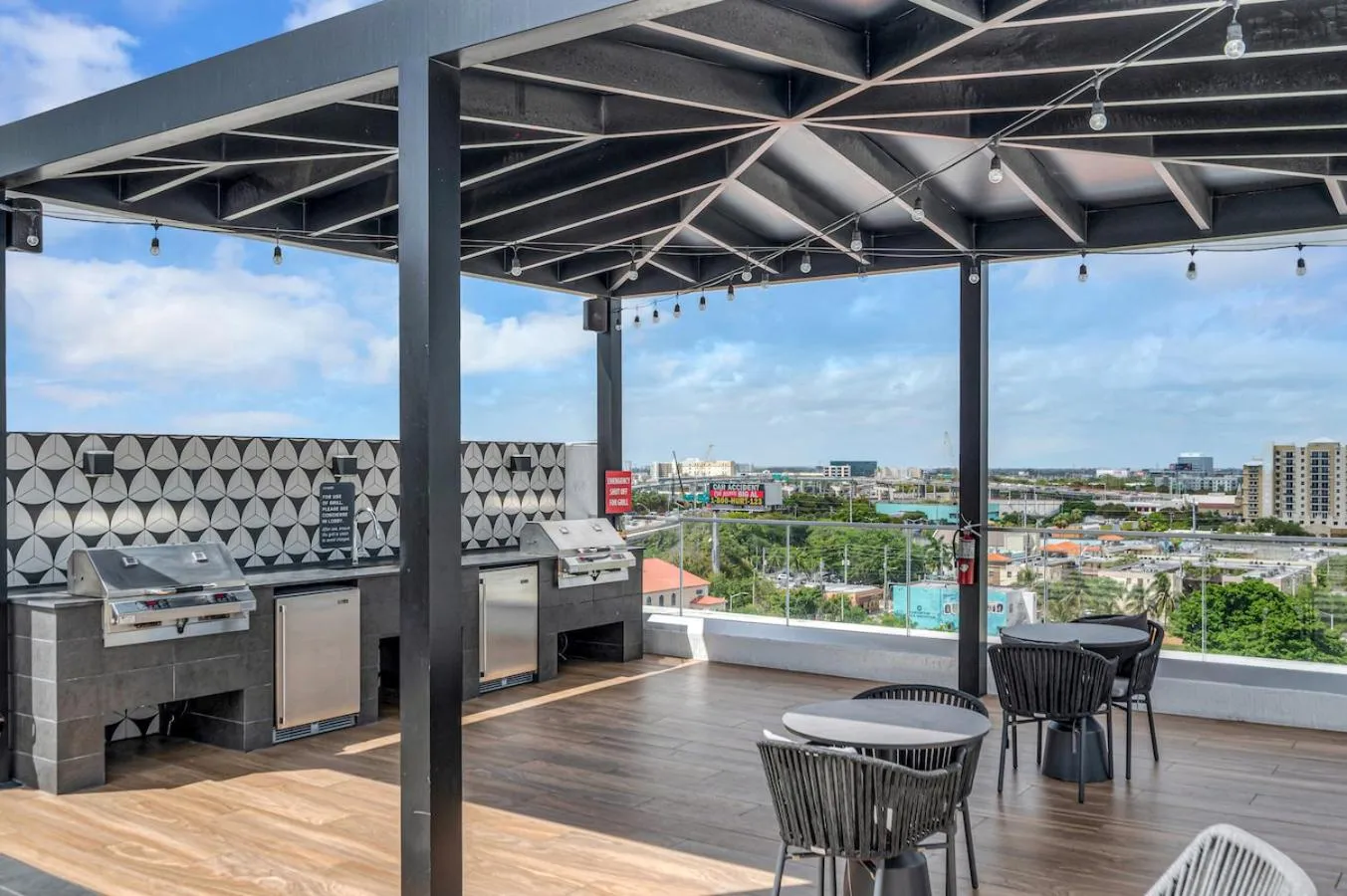 BBQ facilities in Modern Unit in Downtown Miami With Free Parking