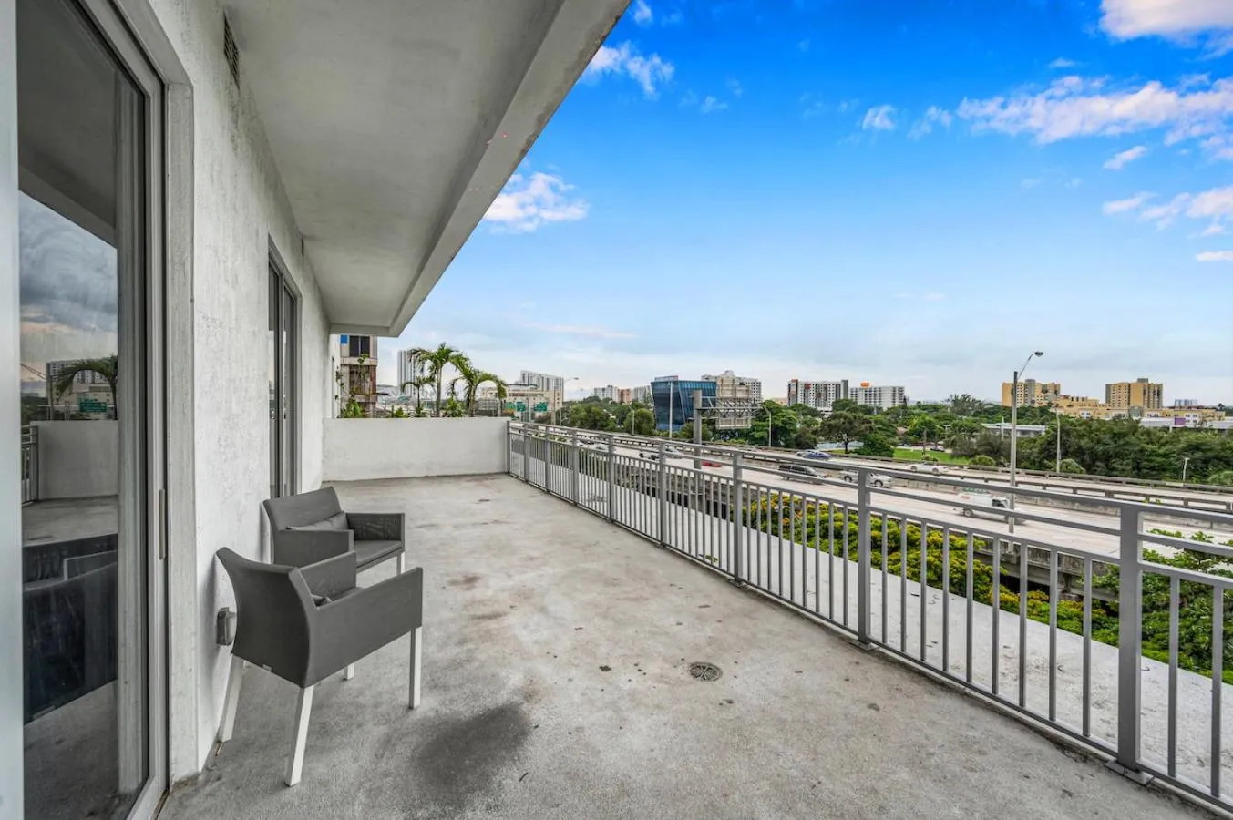 Modern Unit in Downtown Miami With Free Parking