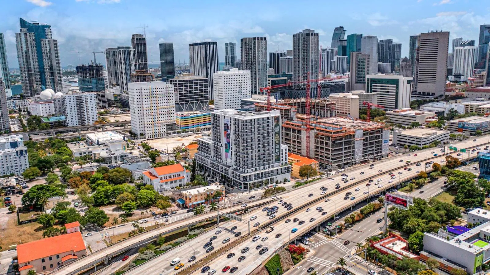 Modern Unit in Downtown Miami With Free Parking