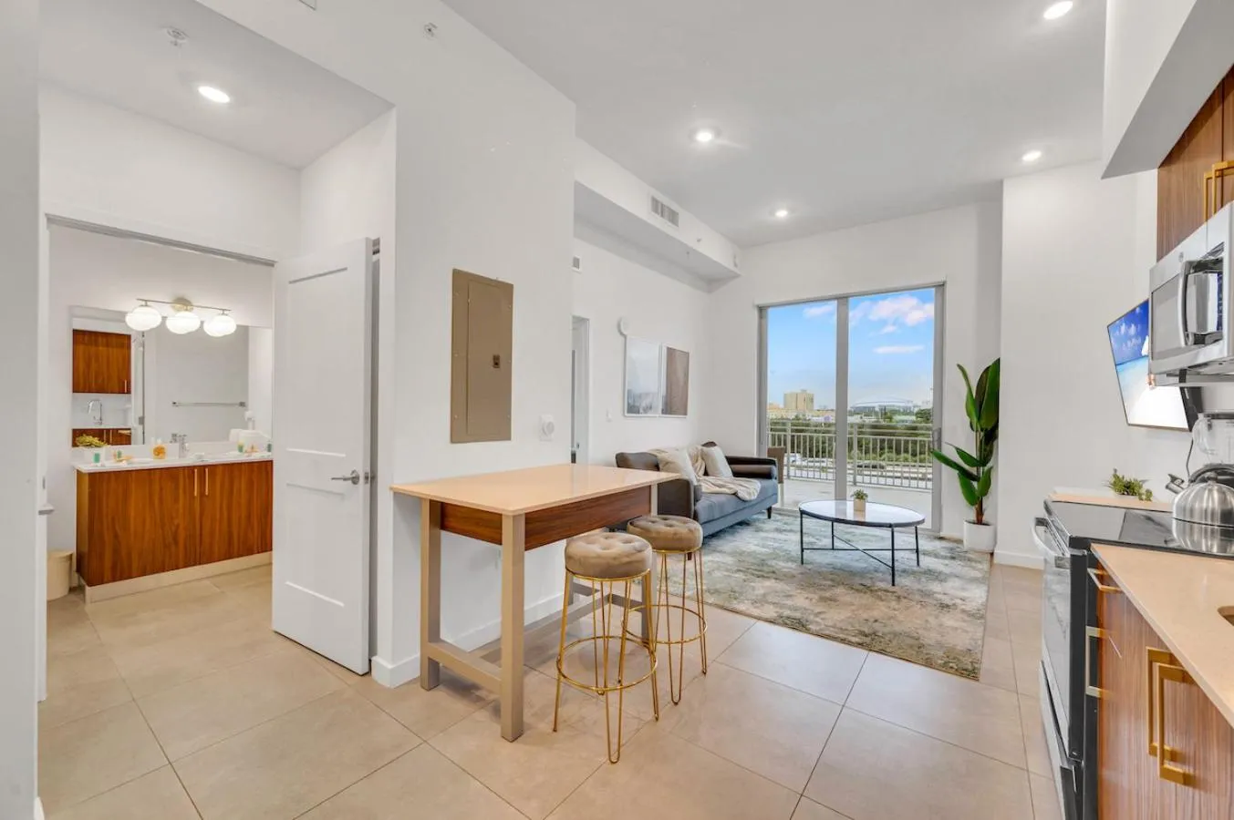 Modern Unit in Downtown Miami With Free Parking