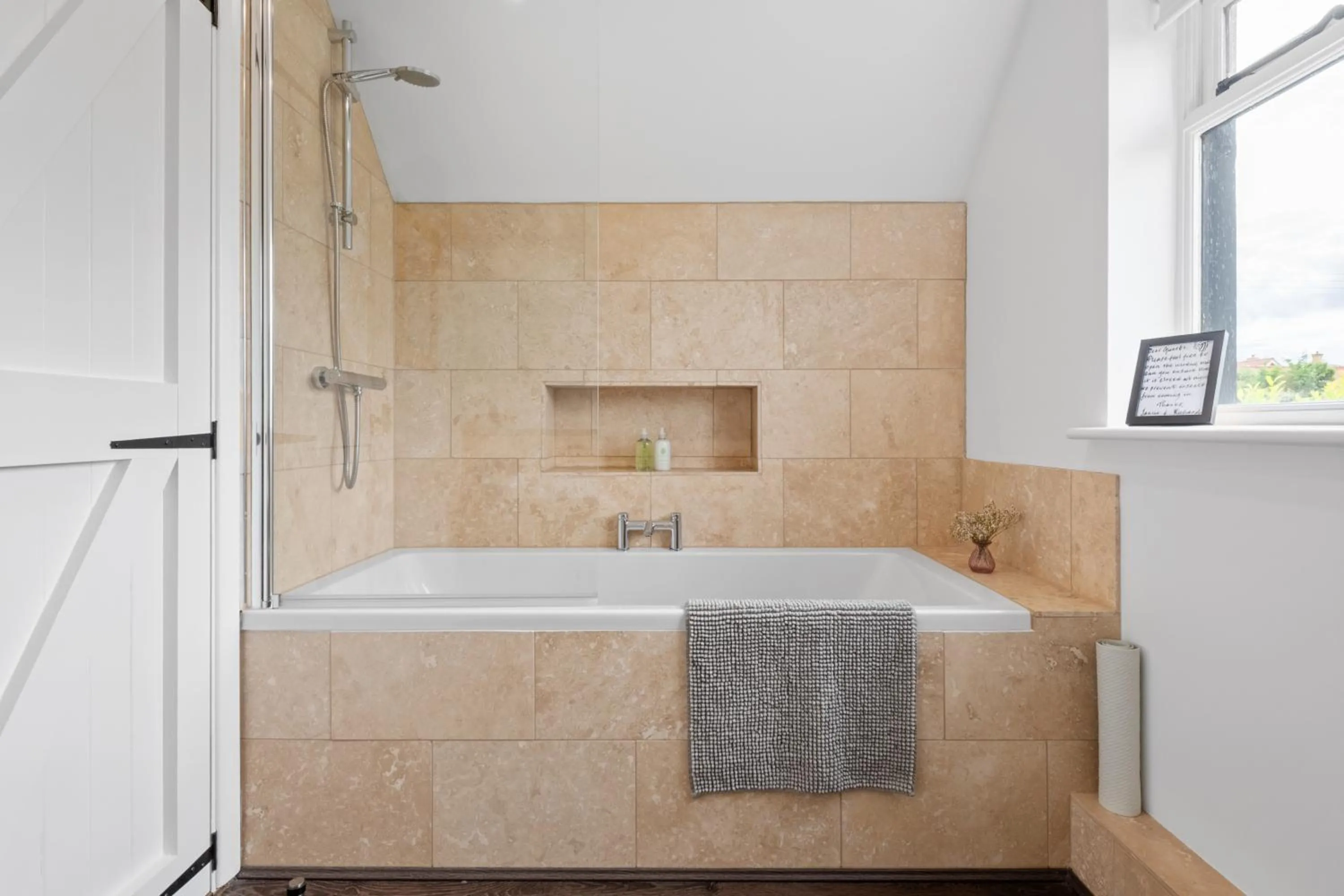 Bath in Attractive 2 storey, 2 bedroom barn in Long Melford