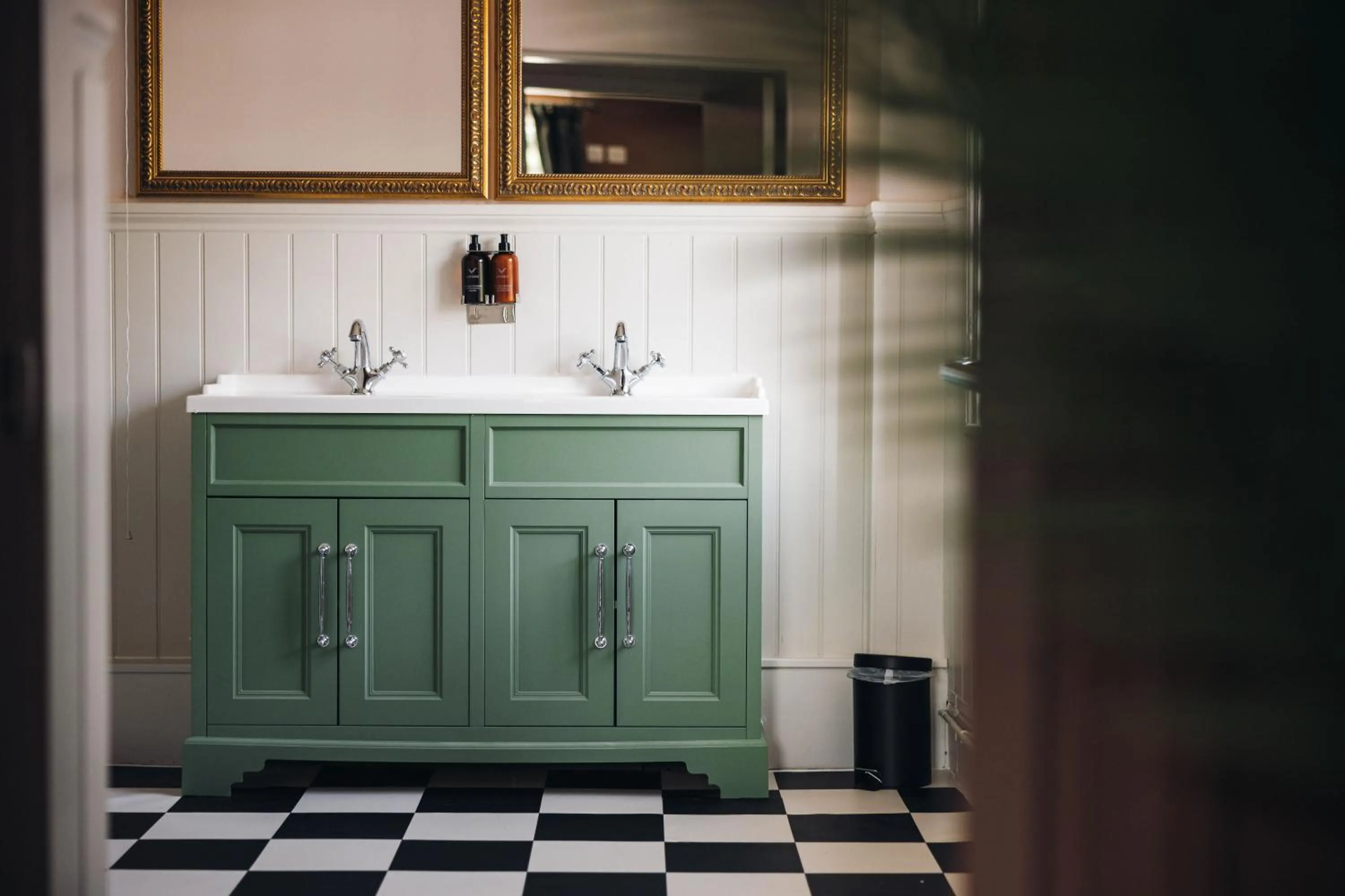 Bathroom in Gaskell Arms