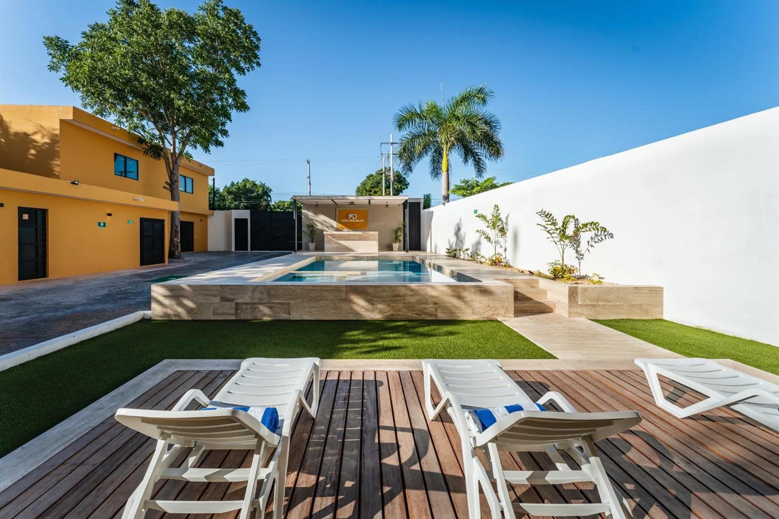 Swimming pool in Hotel MID Project