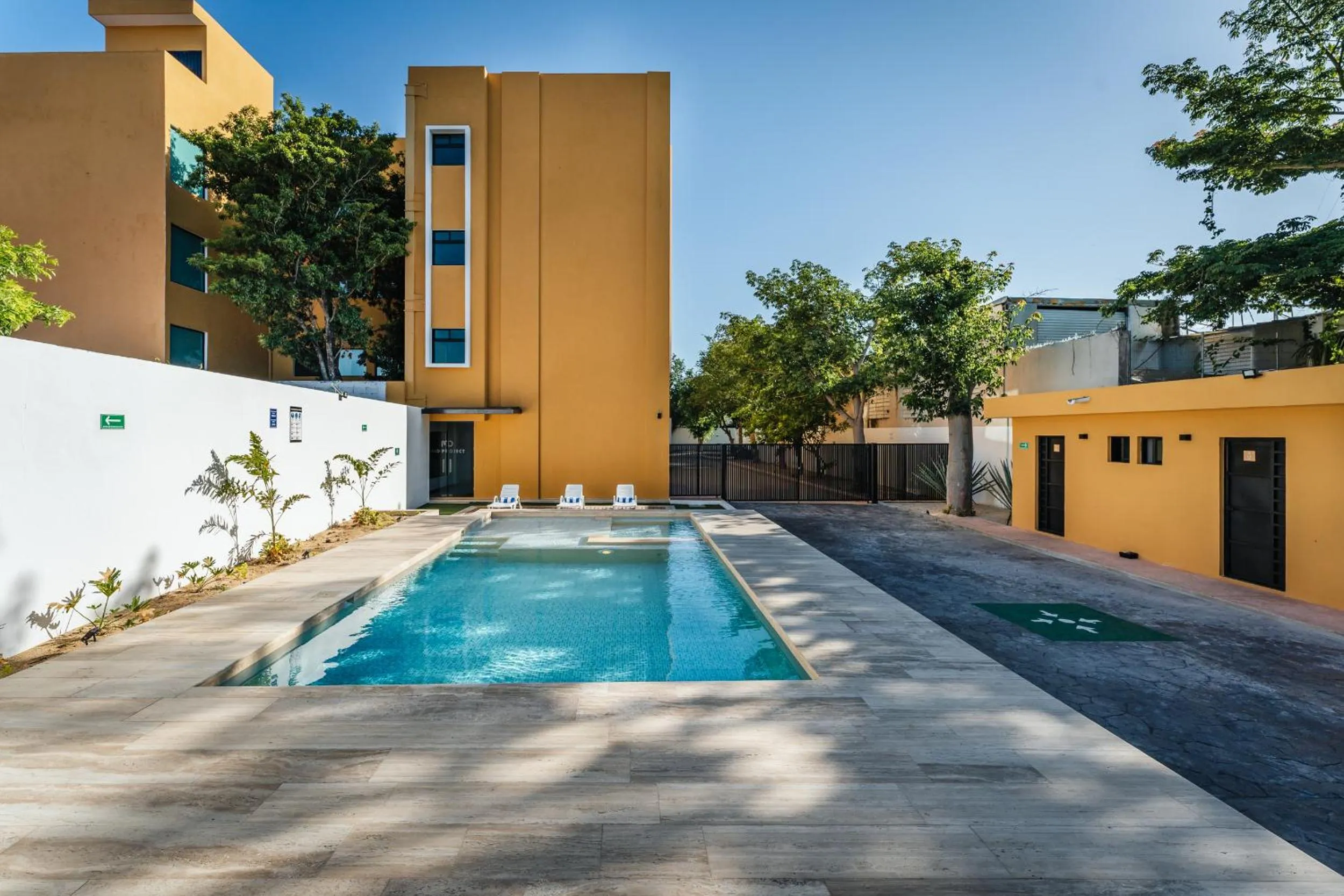 Swimming pool in Hotel MID Project