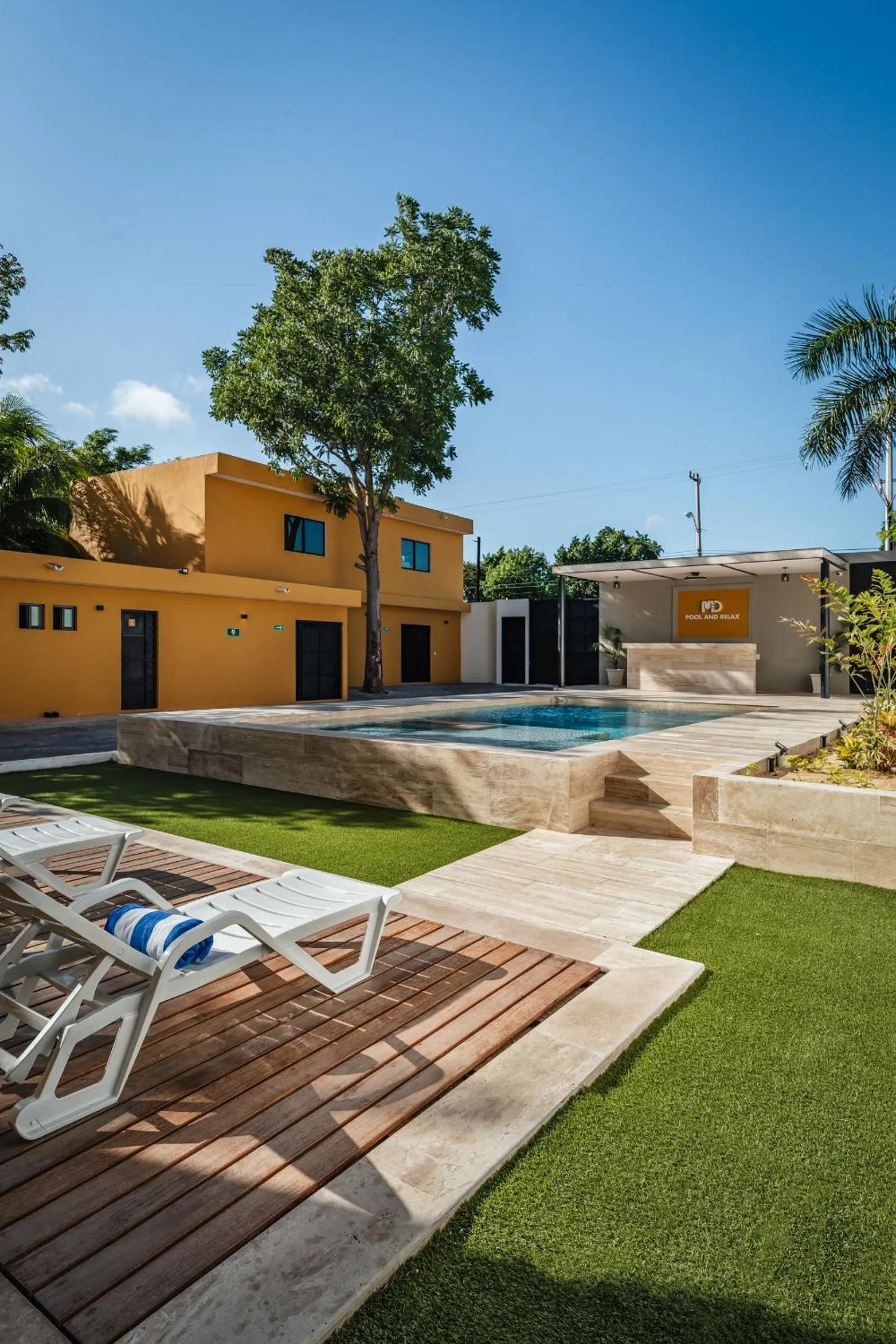 Swimming pool in Hotel MID Project