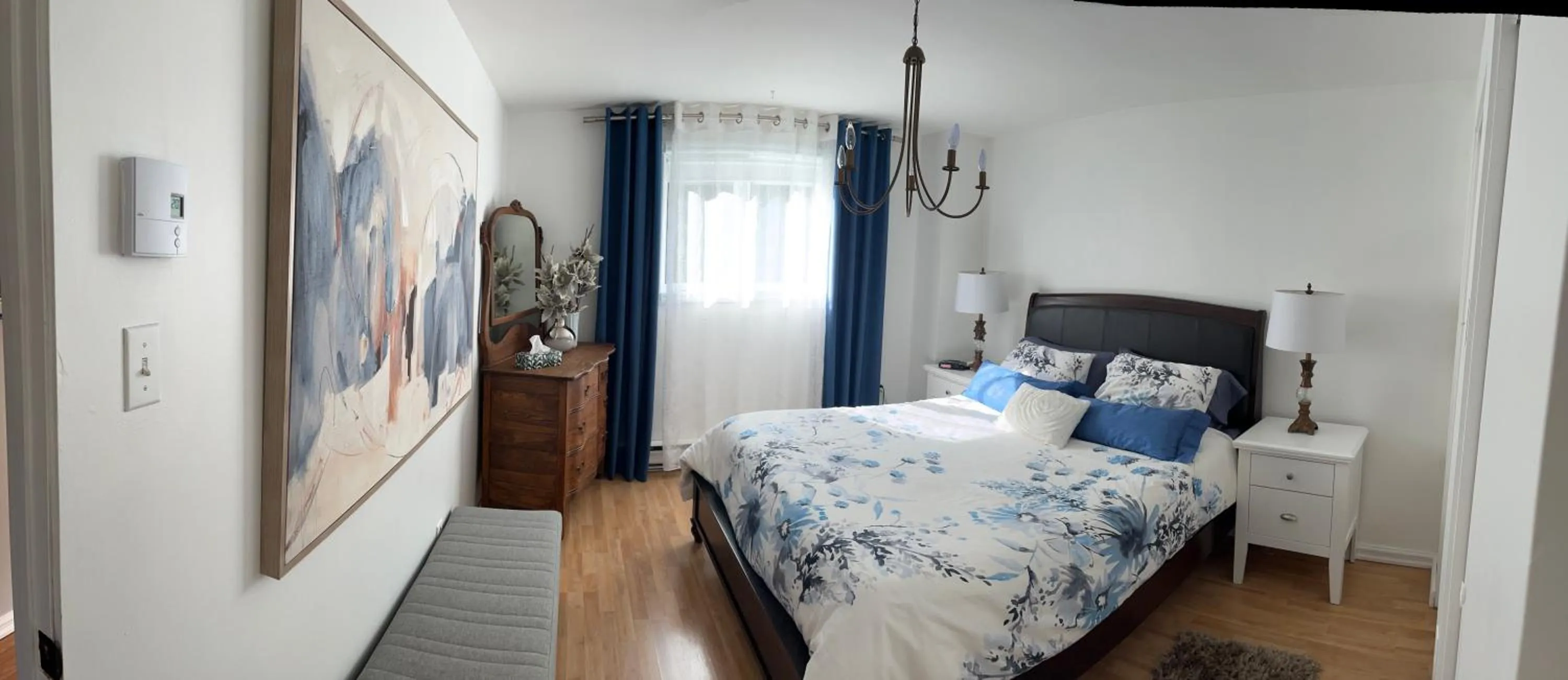 Photo of the whole room, Bed in Floral'Anse