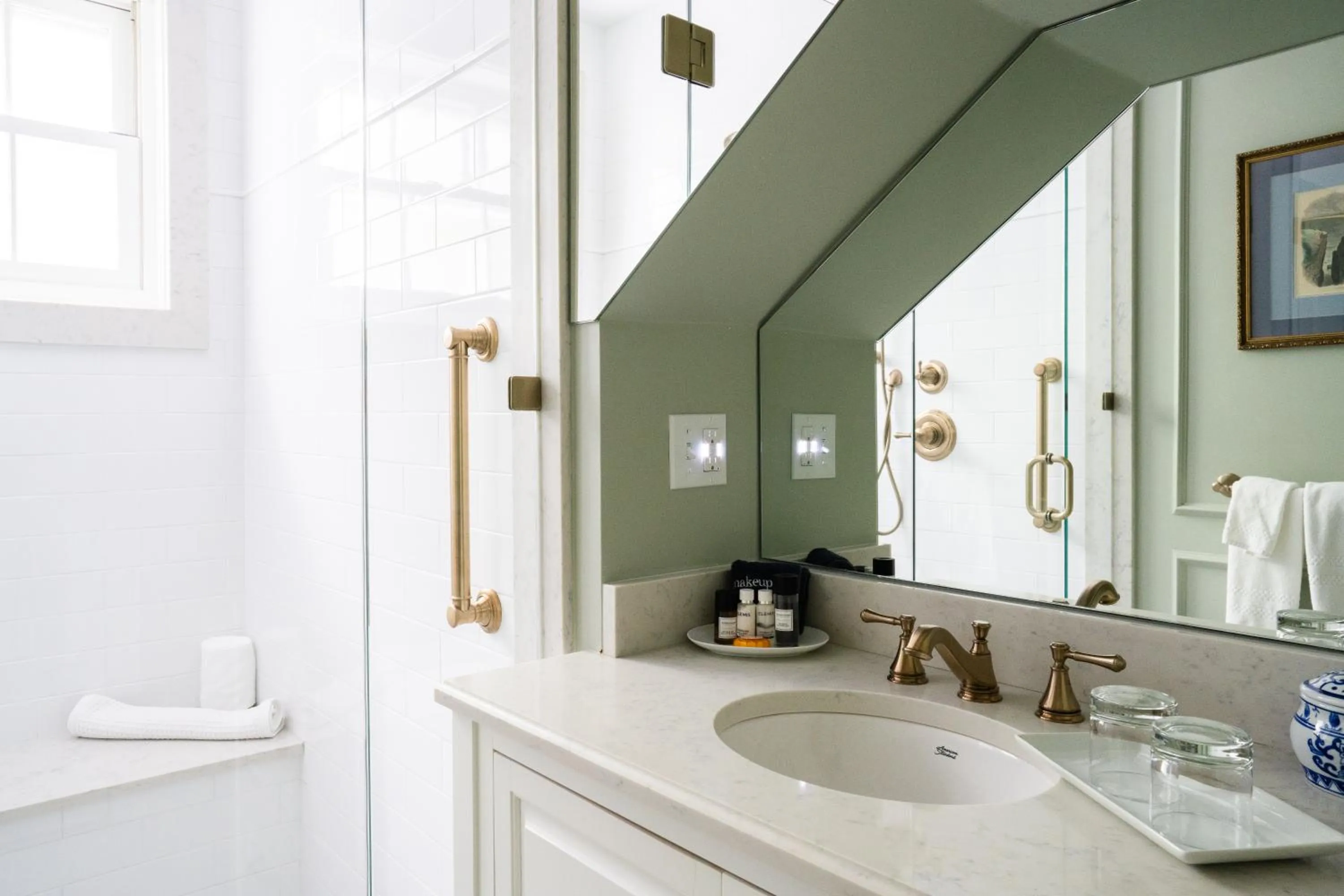 Bathroom in Francis Malbone House